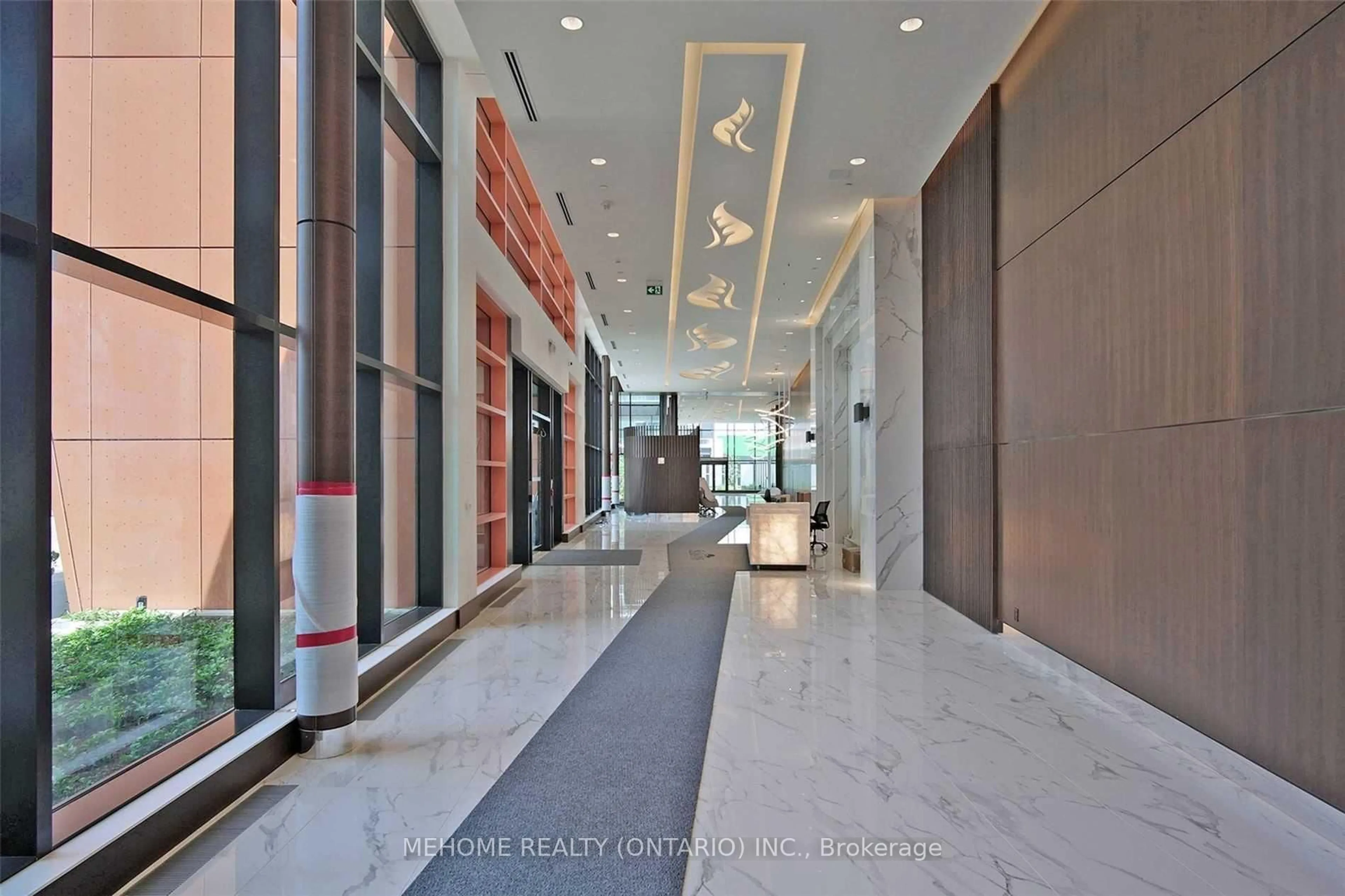 Indoor foyer for 27 McMahon Dr #2807, Toronto Ontario M2K 0J2
