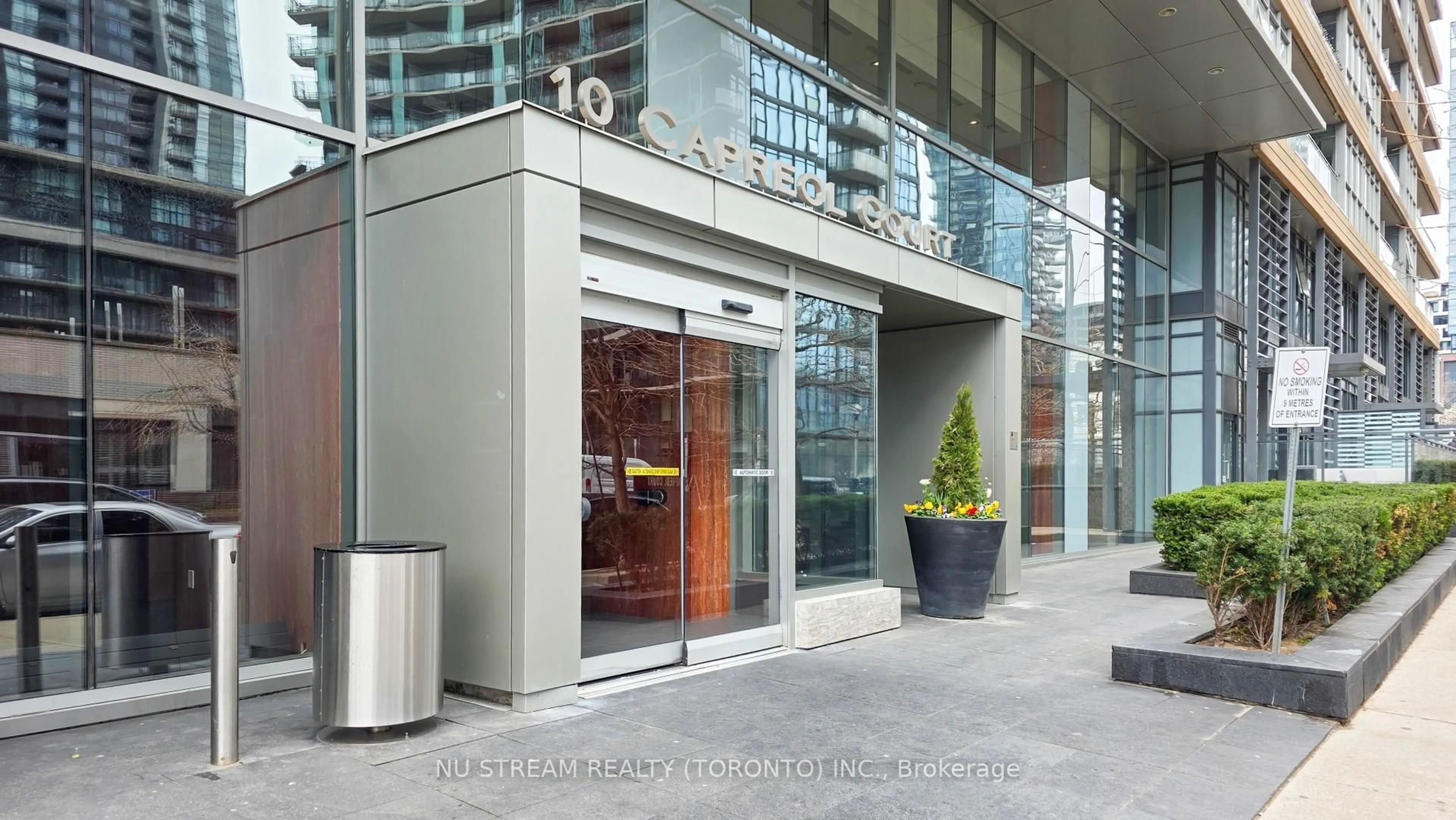 Indoor foyer for 10 Capreol Crt #1201, Toronto Ontario M5V 4B3