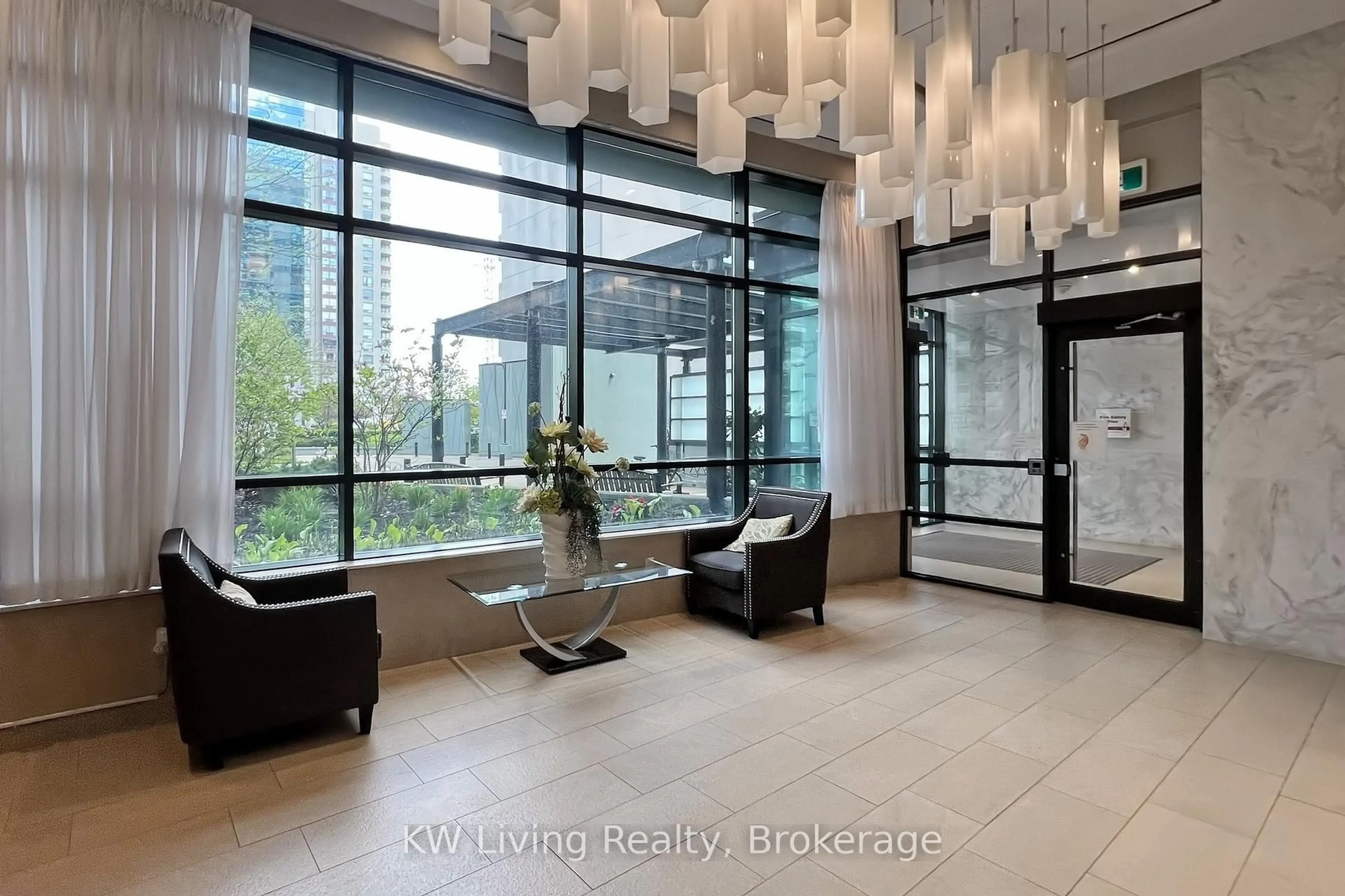 Indoor foyer for 5740 Yonge St #409, Toronto Ontario M2M 0B1