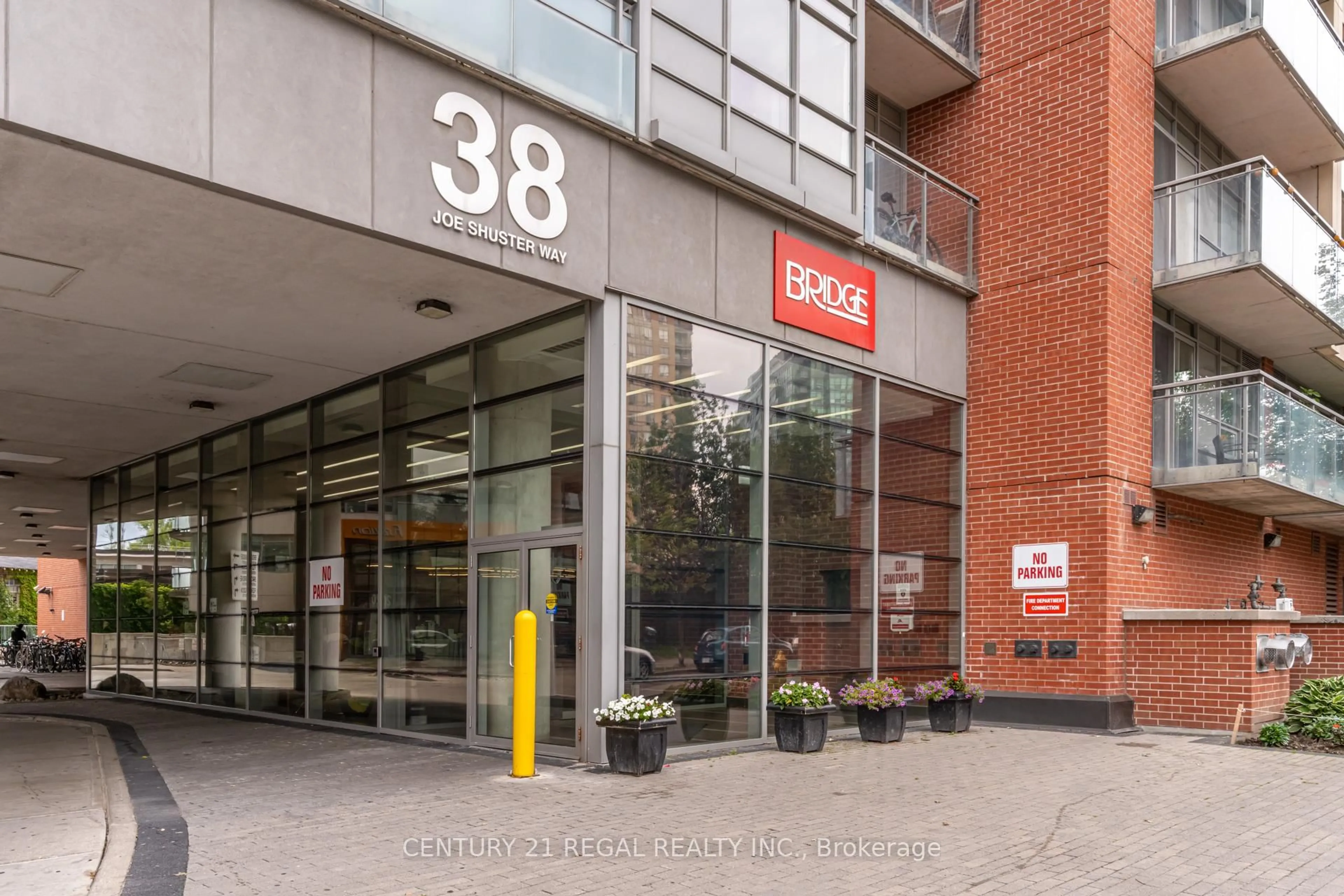 Indoor foyer for 38 Joe Shuster Way #1411, Toronto Ontario M6K 0A5