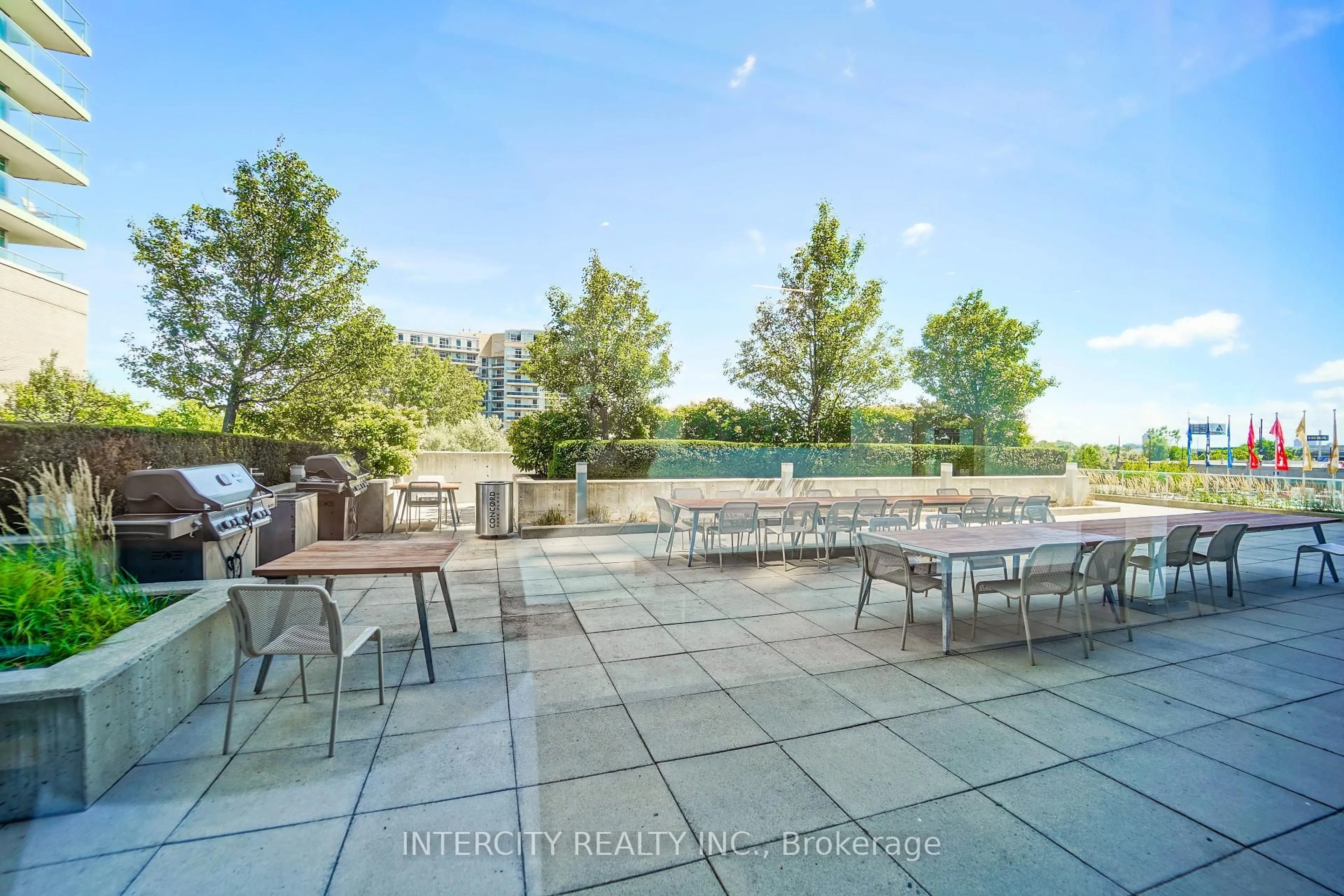 Patio, water/lake/river/ocean view for 29 Singer Crt #3002, Toronto Ontario M2K 0B3