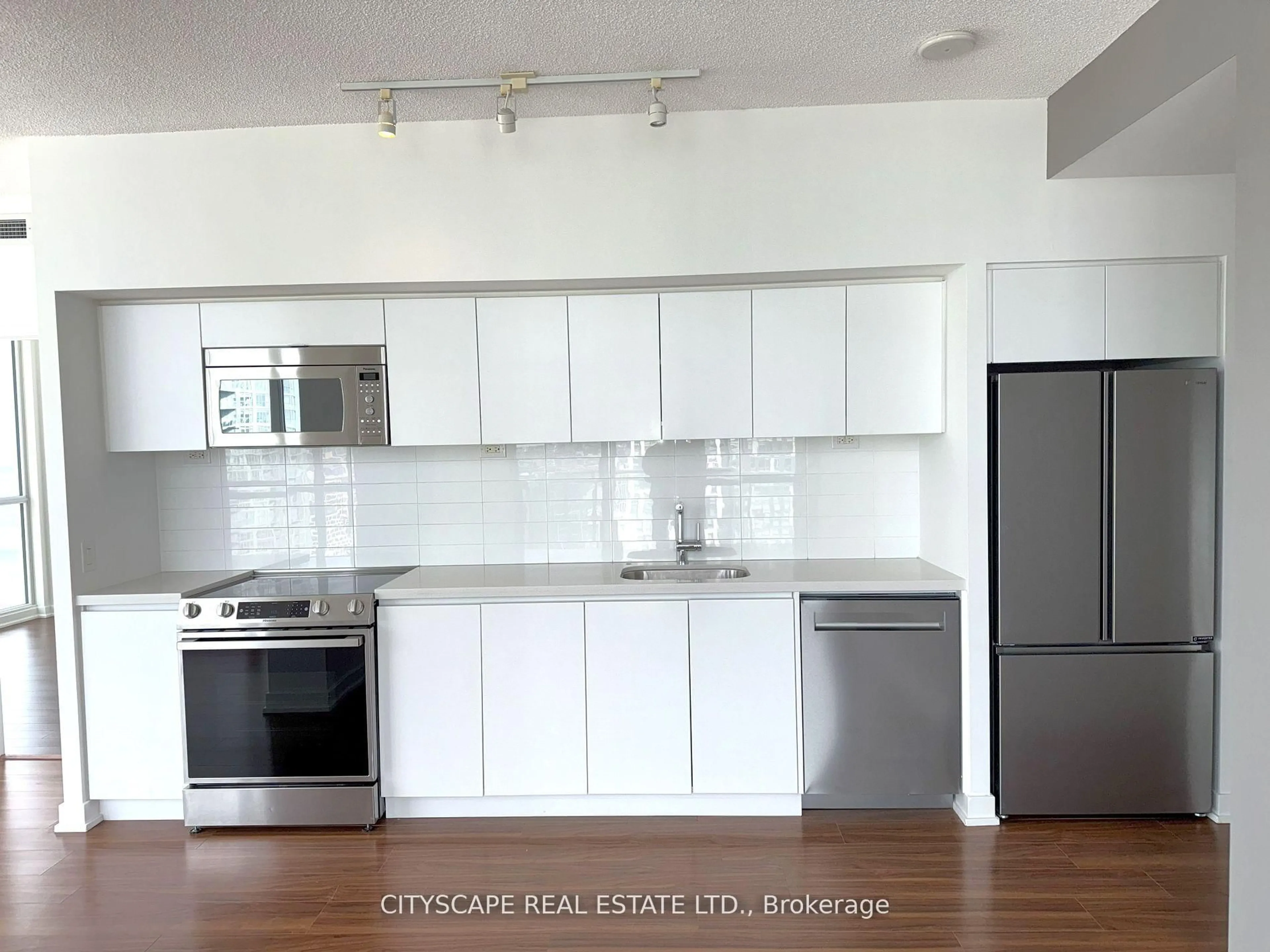 Open concept kitchen, unknown for 75 Queens Wharf Rd #3901, Toronto Ontario M5V 0J8