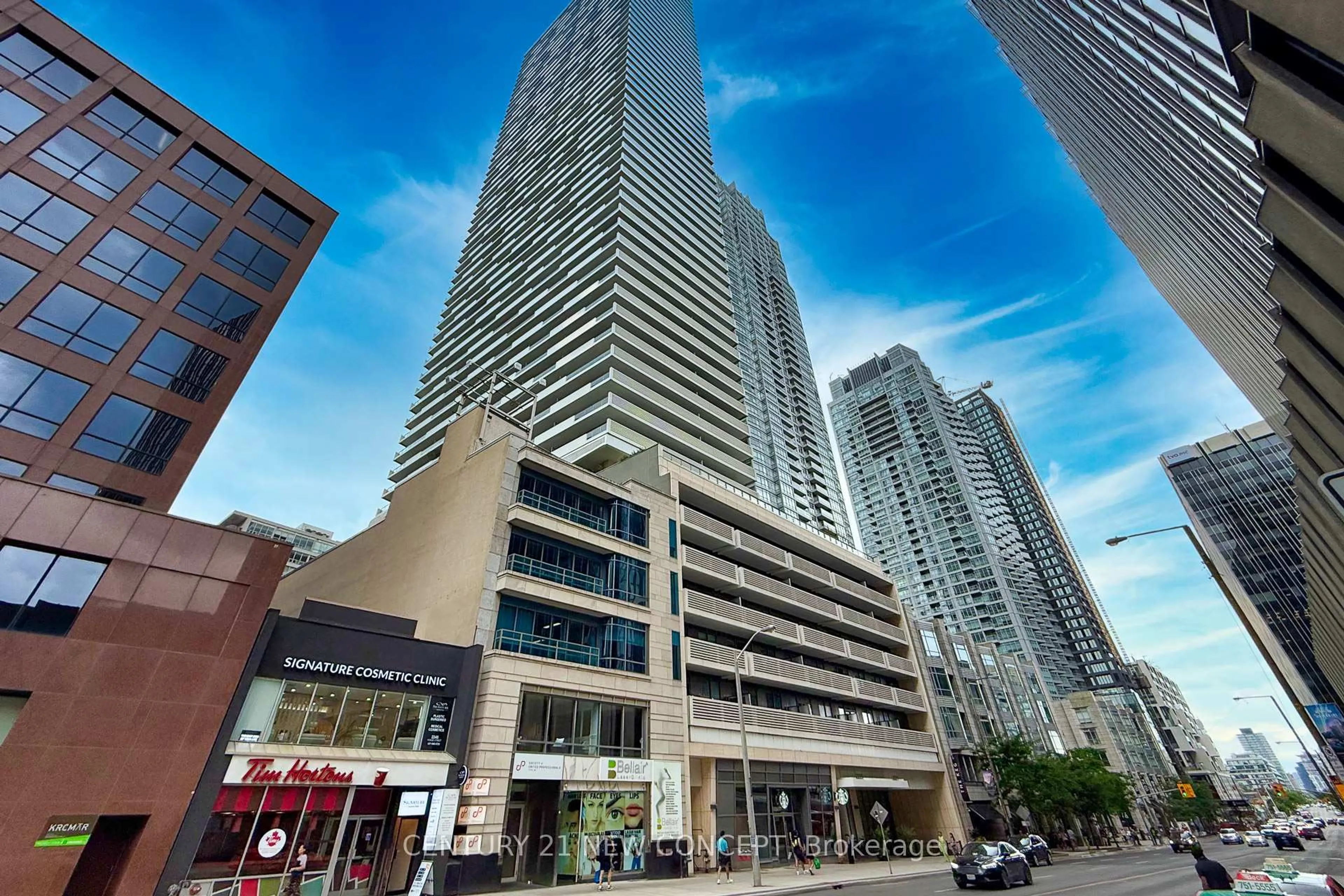 Patio, unknown for 2221 Yonge St #3906, Toronto Ontario M4S 0B8