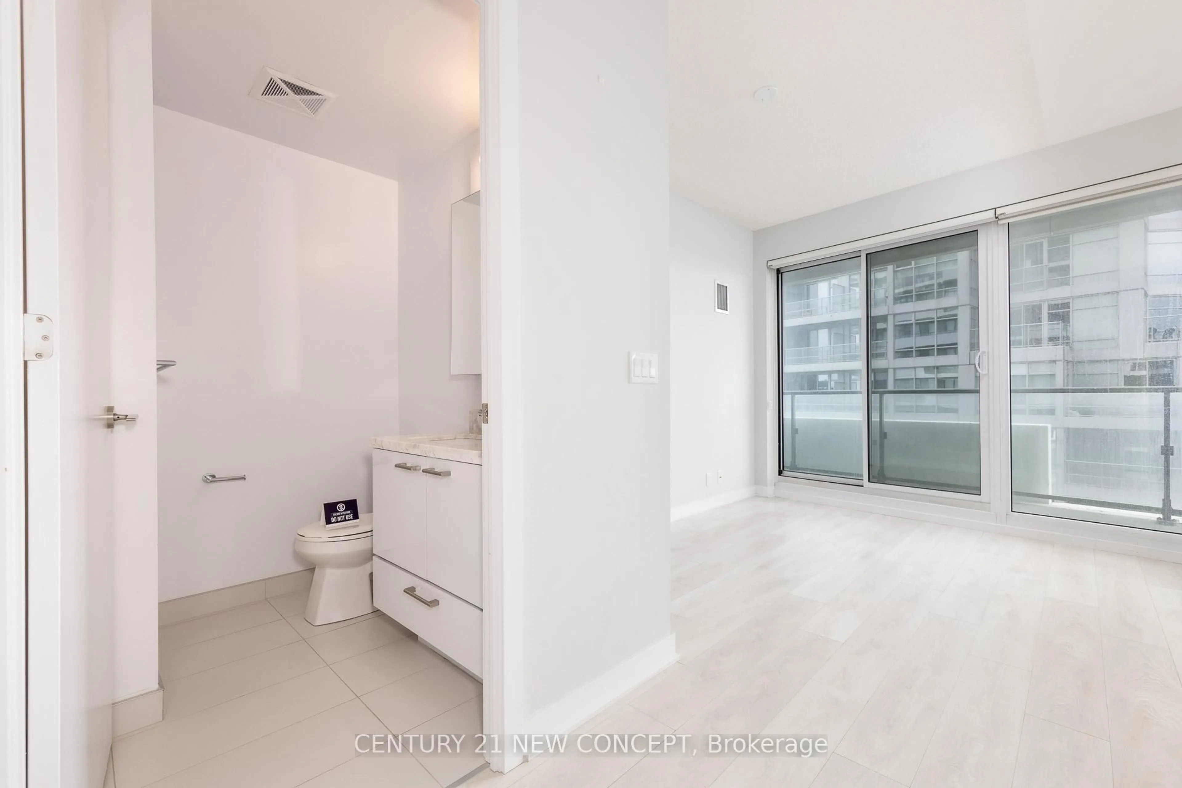 A pic of a room for 2221 Yonge St #3906, Toronto Ontario M4S 0B8
