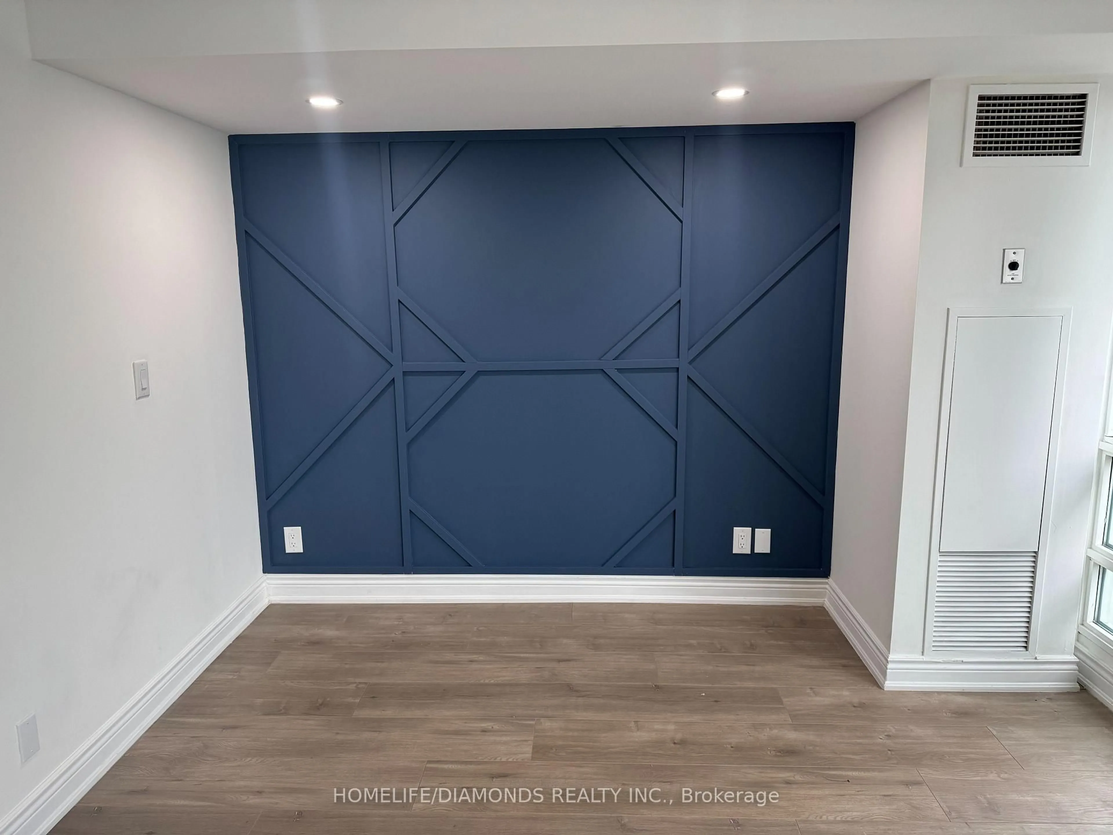 Indoor entryway for 381 FRONT St #2601, Toronto Ontario M5V 3R8