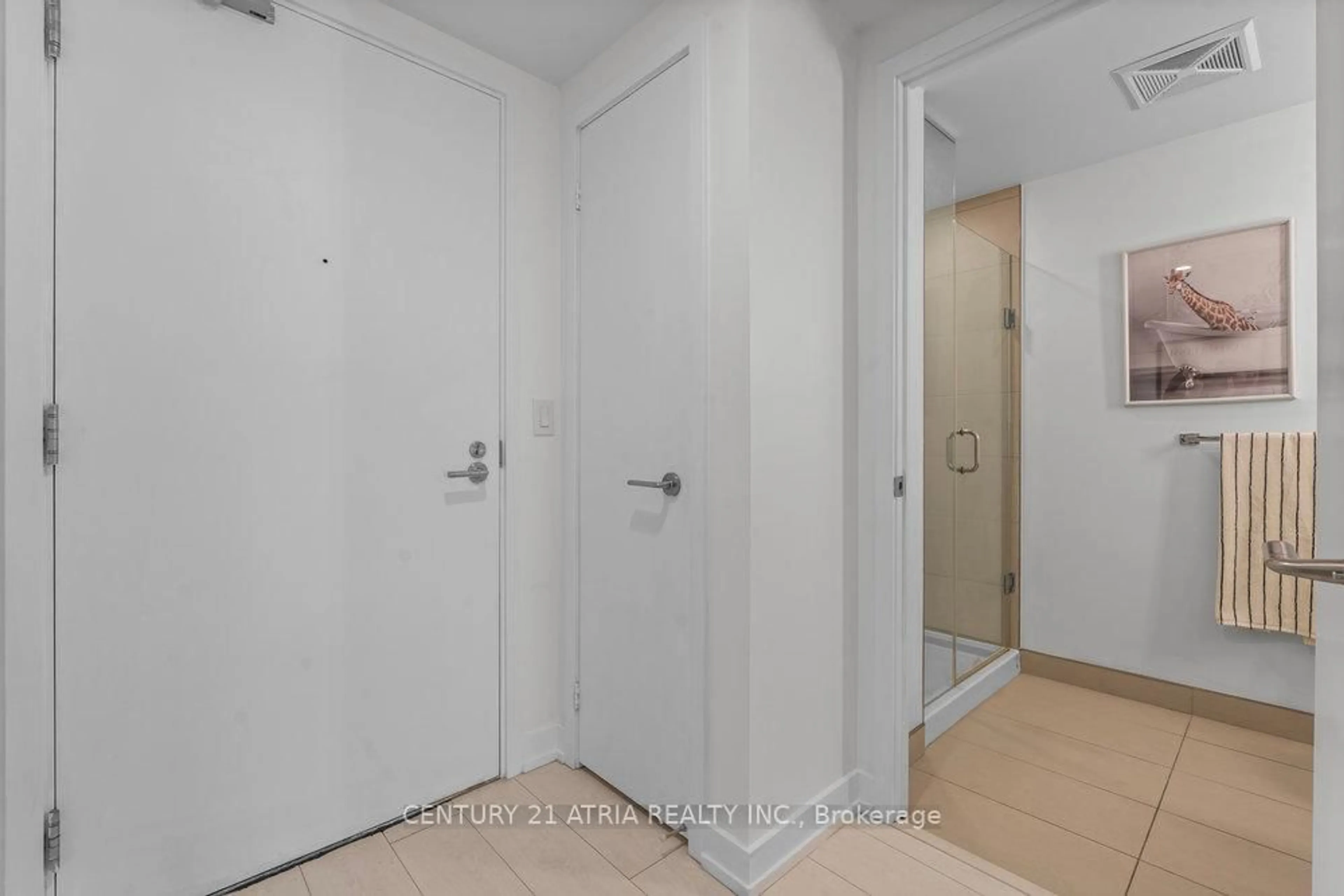 Indoor foyer for 19 Western Battery Rd #1208, Toronto Ontario M6K 0E3