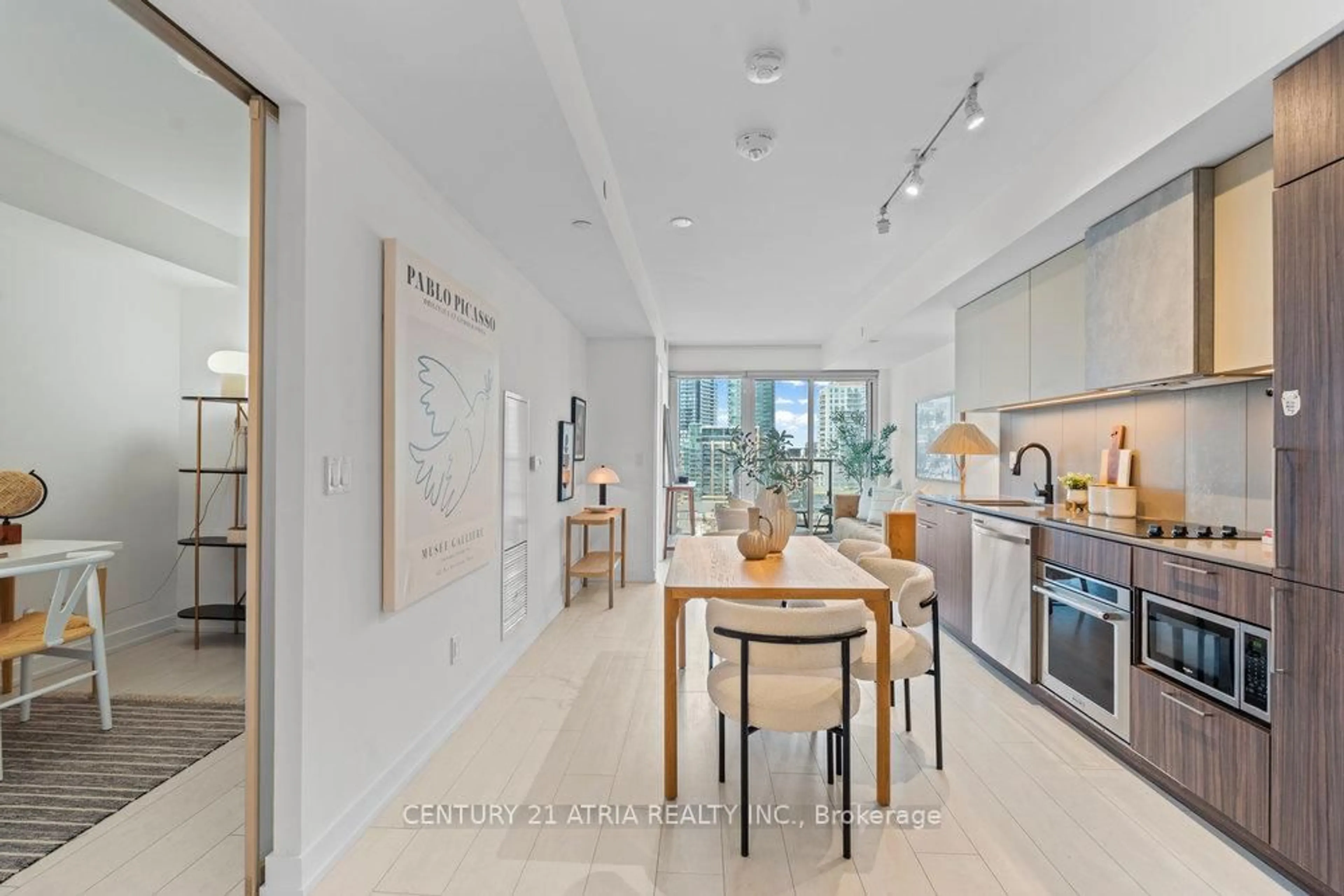 Open concept kitchen, ceramic/tile floor for 19 Western Battery Rd #1208, Toronto Ontario M6K 0E3