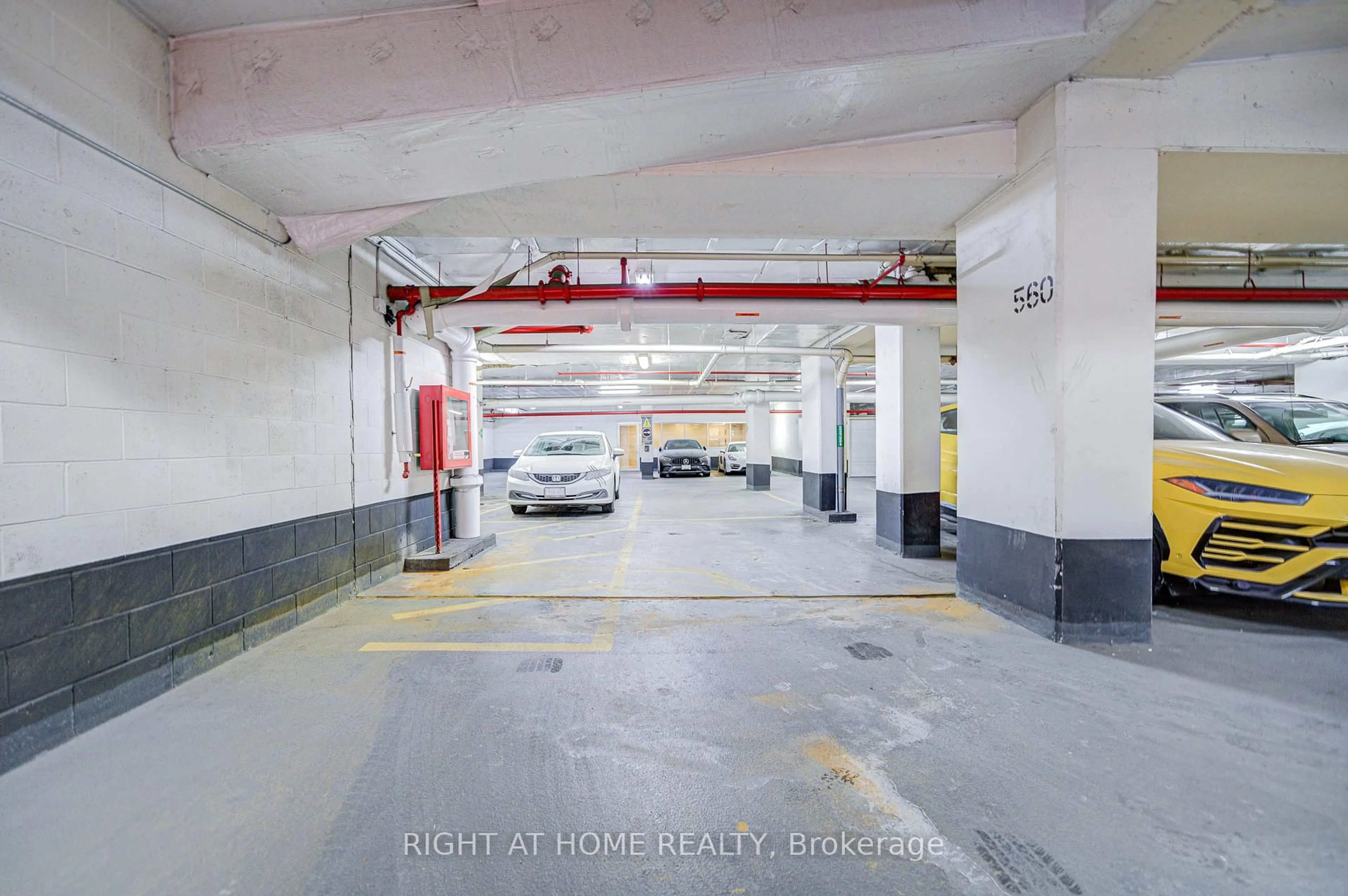Indoor garage for 388 Yonge St #7405, Toronto Ontario M5B 0A4