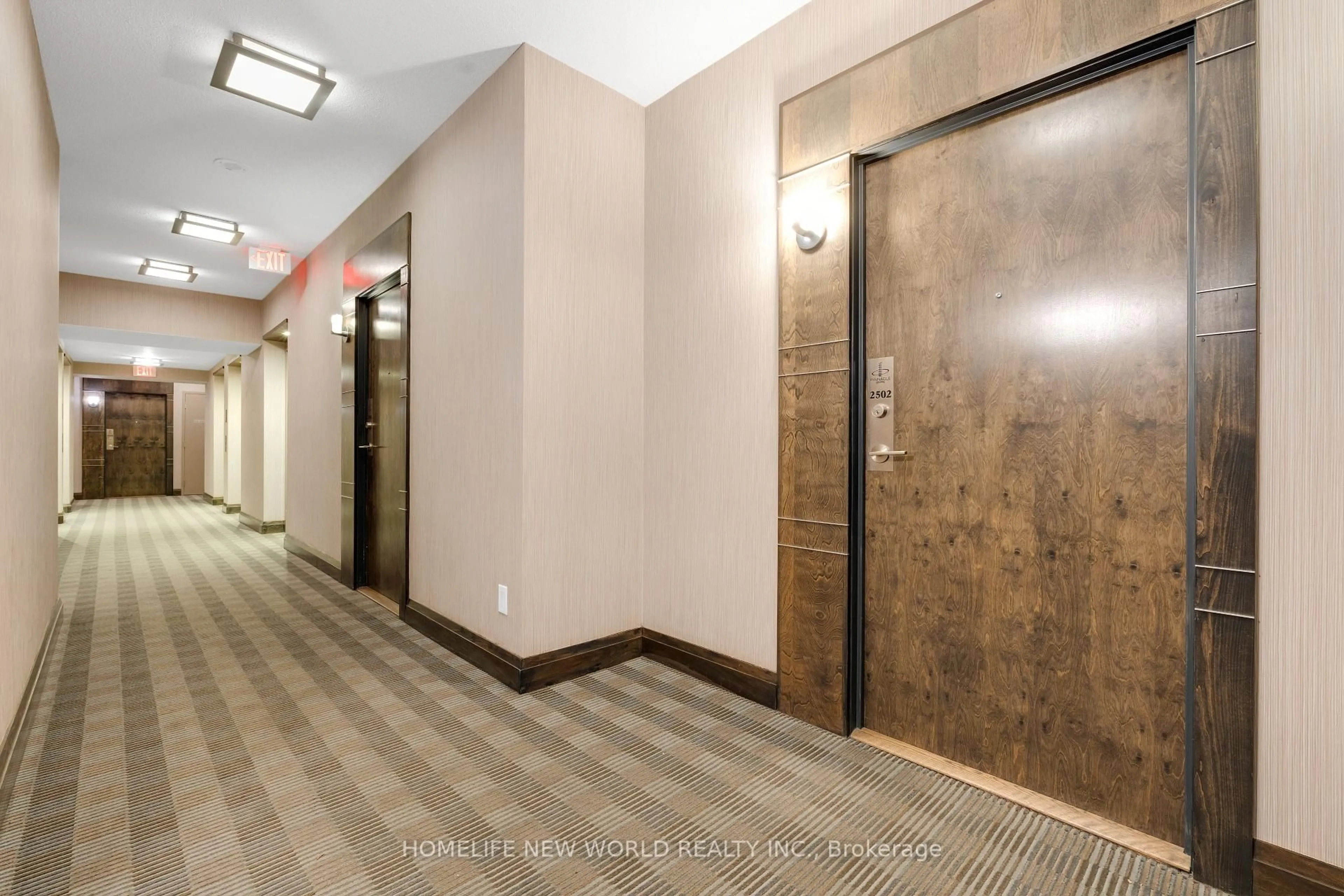 Indoor foyer for 33 Bay St #2502, Toronto Ontario M5J 2Z3