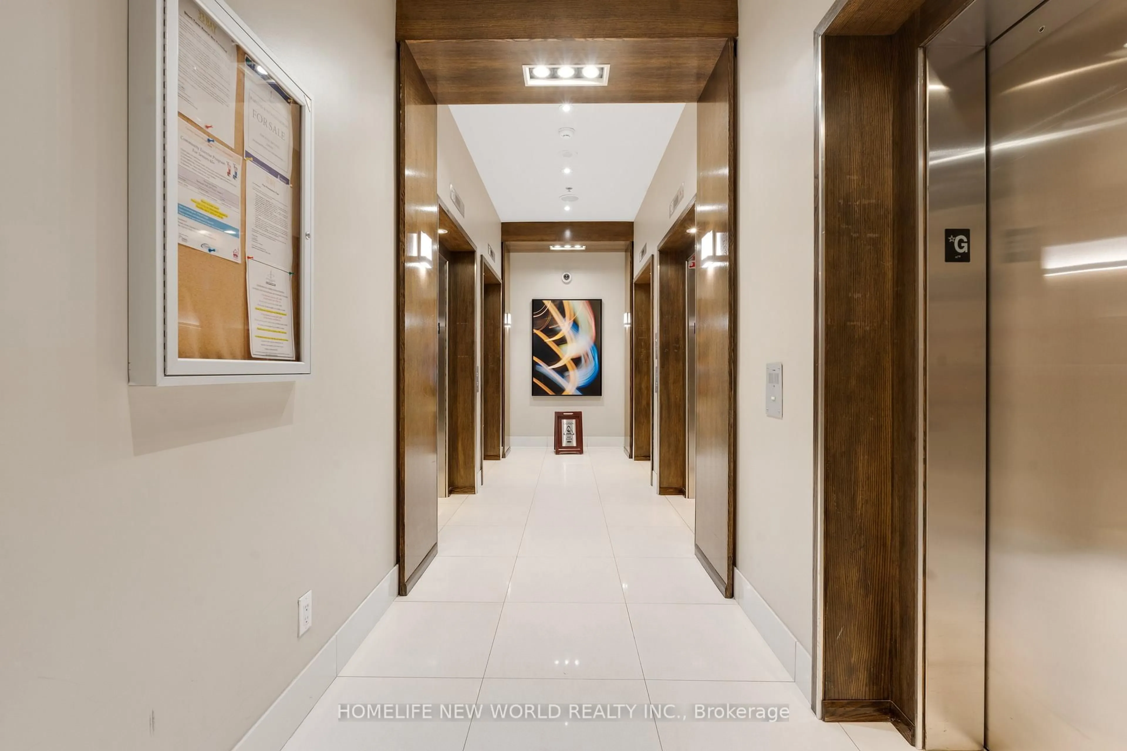 Indoor foyer for 33 Bay St #2502, Toronto Ontario M5J 2Z3