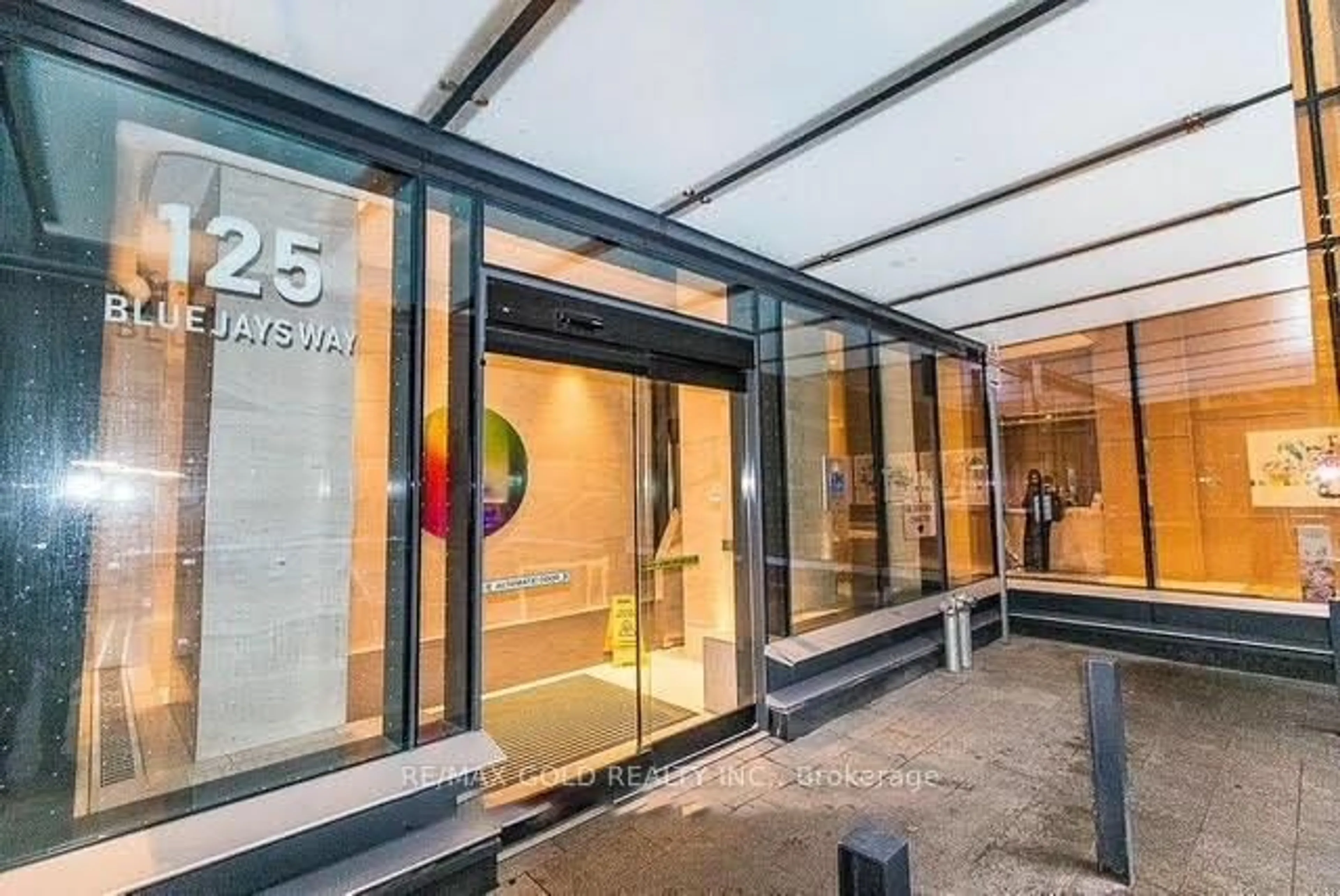 Indoor foyer for 125 Blue Jays Way #5503, Toronto Ontario M5V 0N5