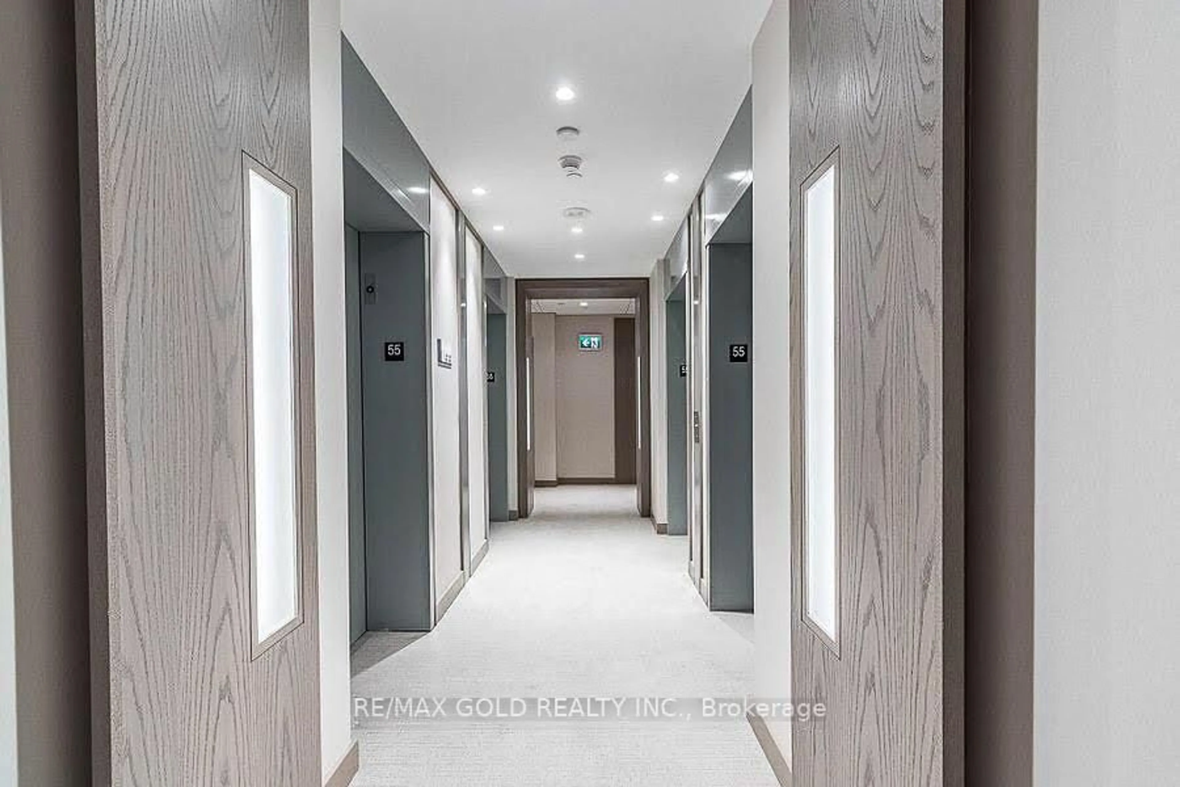 Indoor foyer for 125 Blue Jays Way #5503, Toronto Ontario M5V 0N5