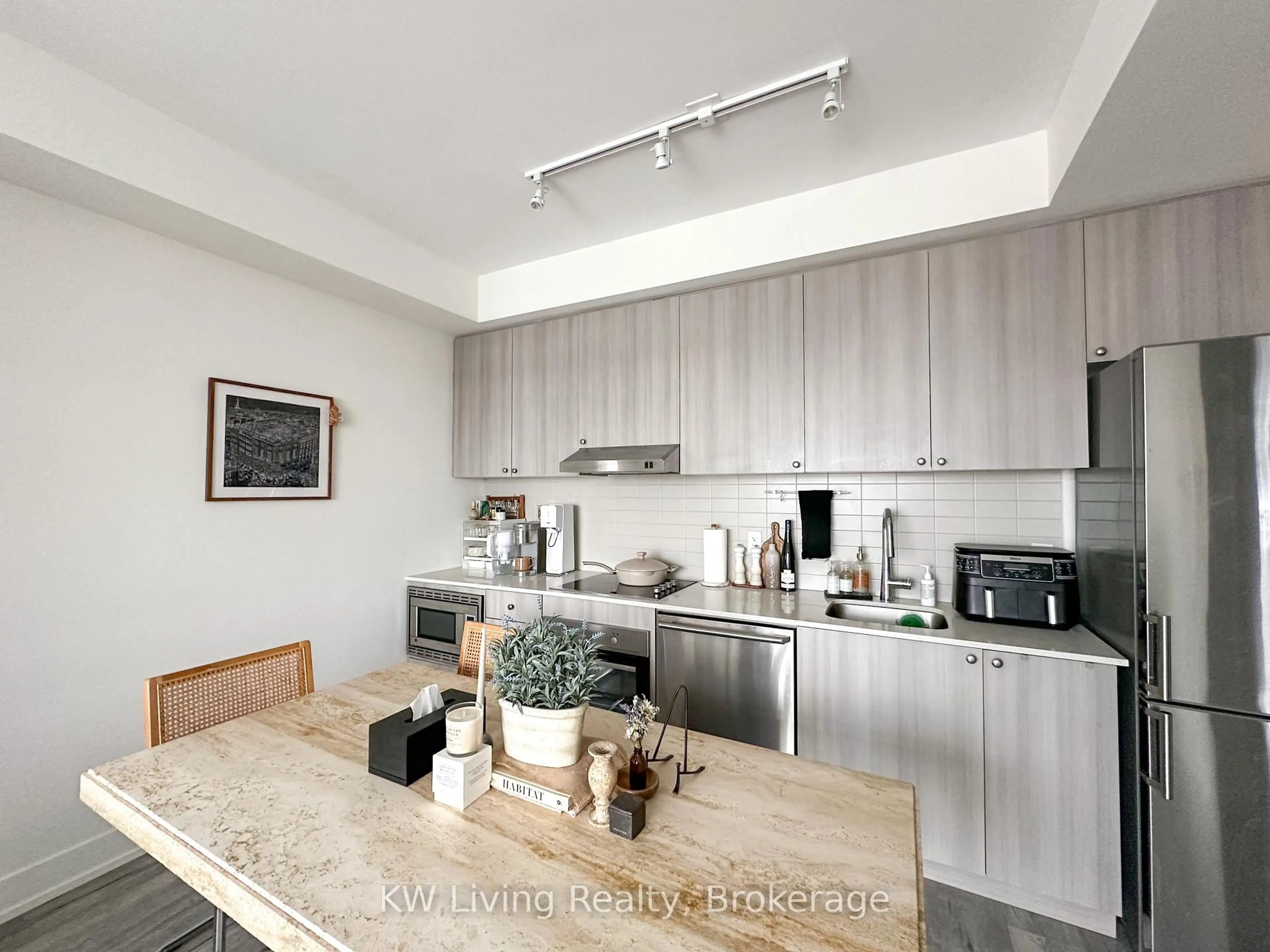 Unknown for 7 Kenaston Gdns #1003, Toronto Ontario M2K 0E9