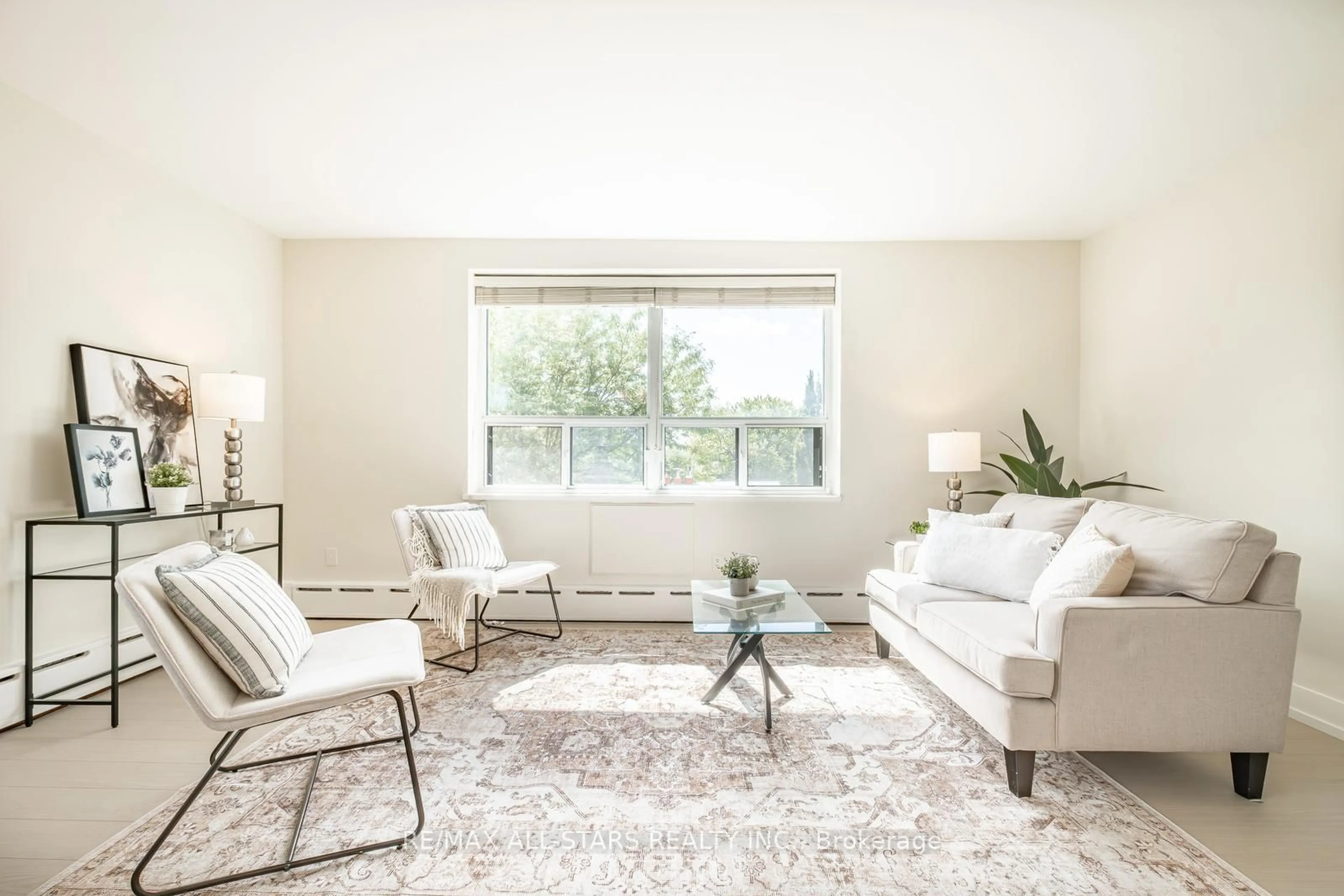 Living room with furniture, unknown for 78 Warren Rd #501, Toronto Ontario M4V 2R6