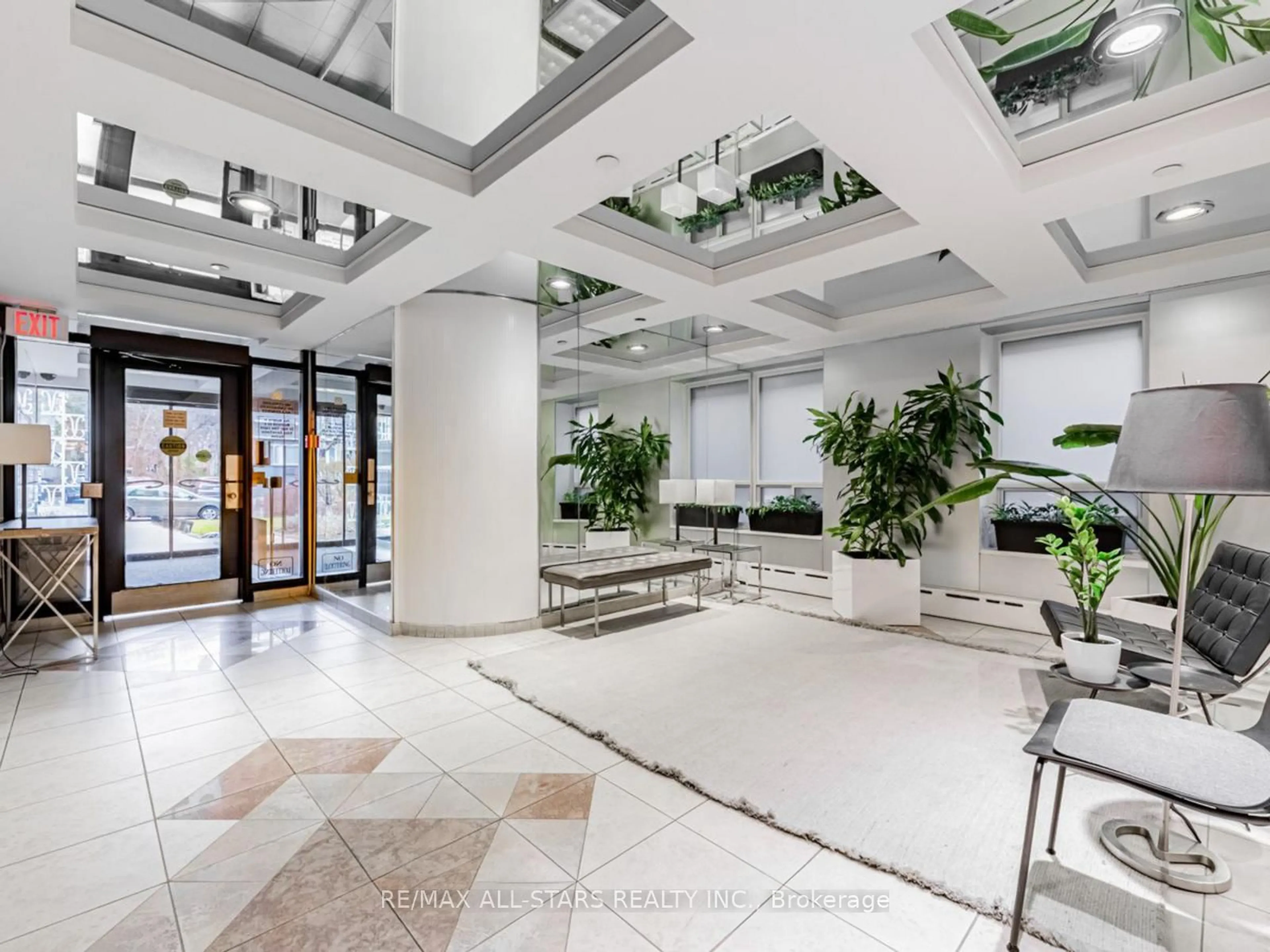 Lobby for 78 Warren Rd #501, Toronto Ontario M4V 2R6