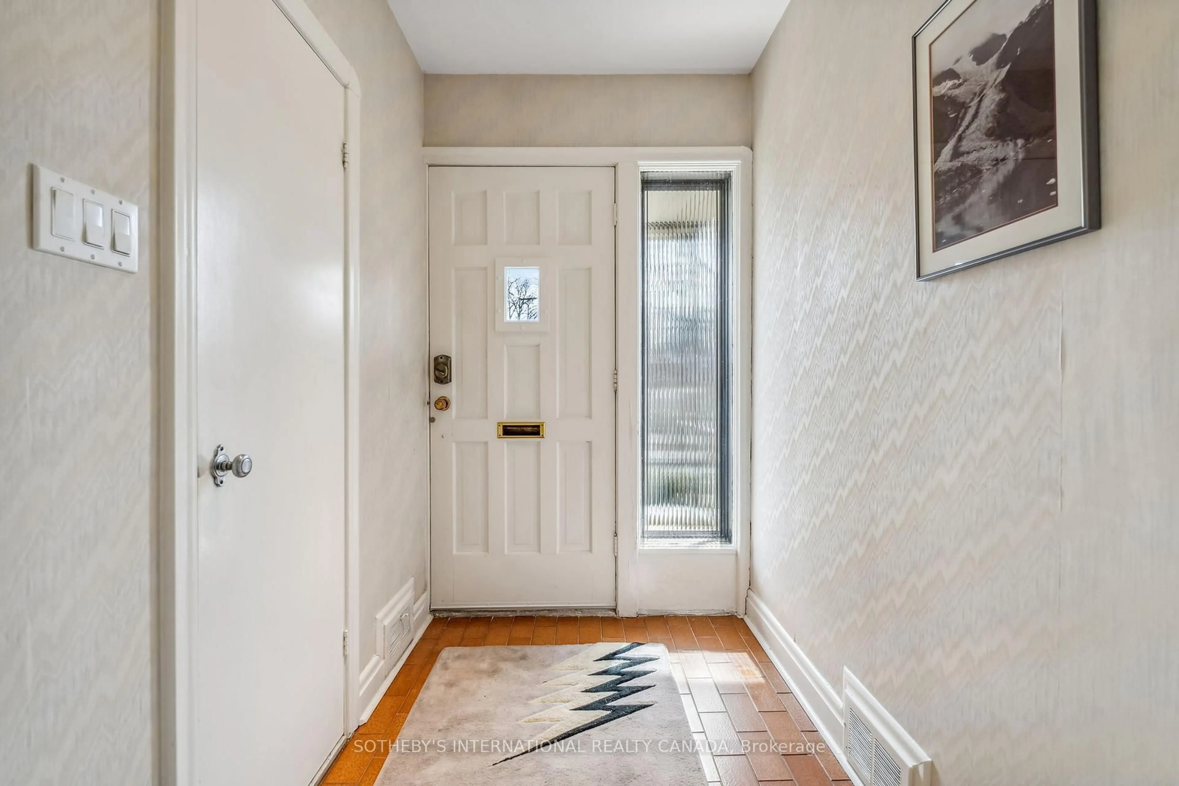 Indoor entryway for 78 Ridelle Ave, Toronto Ontario M6B 1J3