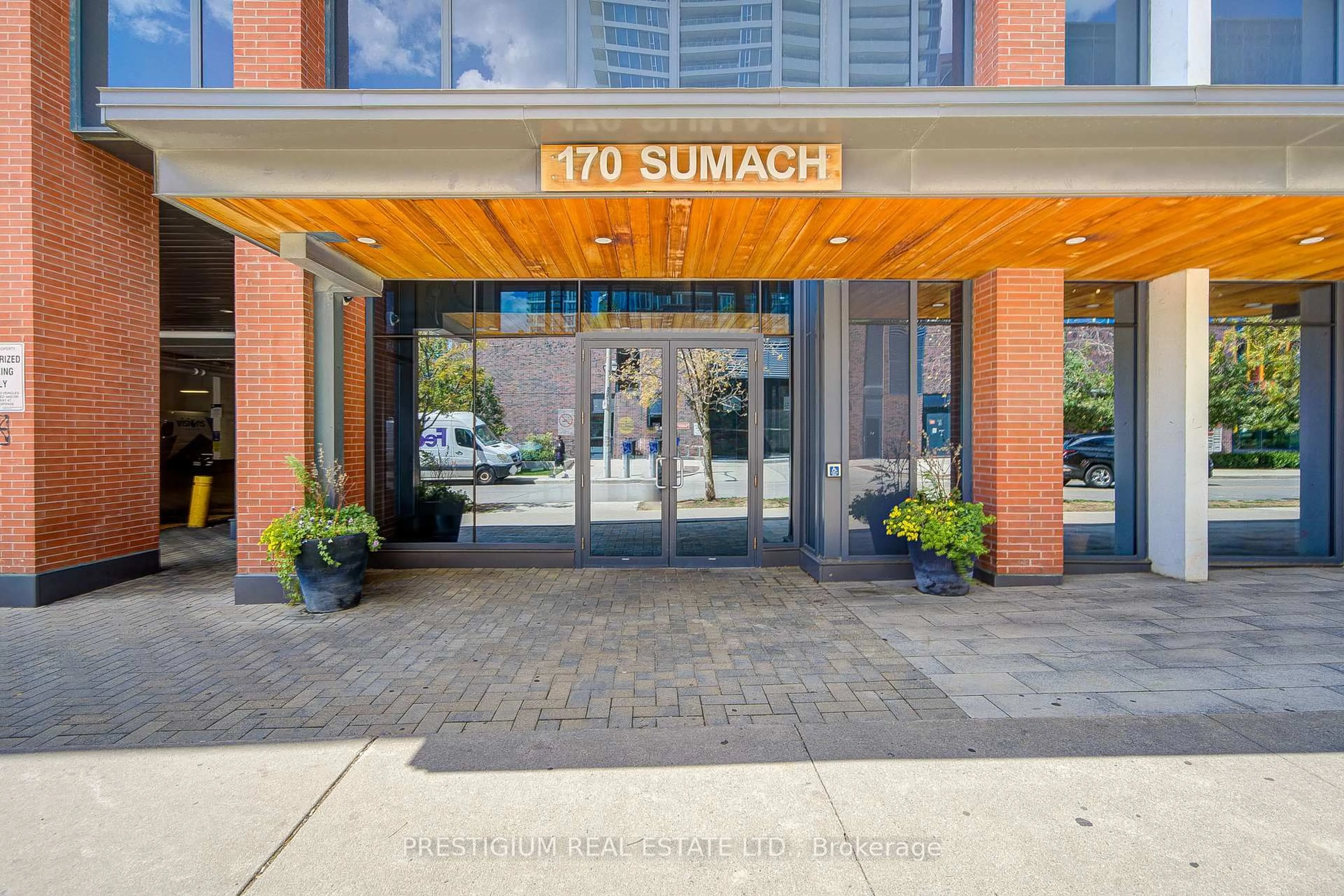 Unknown for 170 Sumach St #418, Toronto Ontario M5A 0C3
