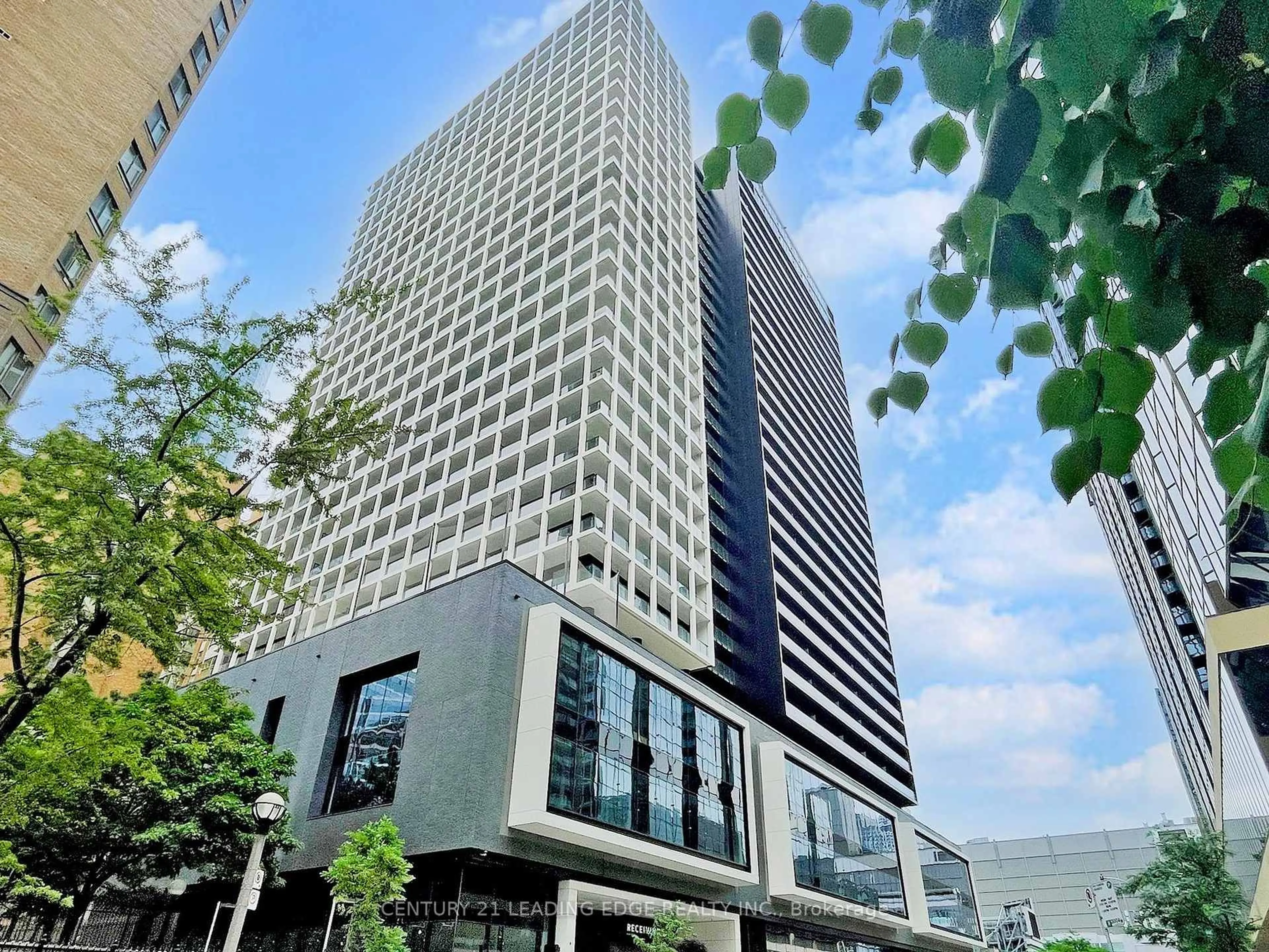 Indoor foyer for 20 Edward St #2403, Toronto Ontario M5G 0C5