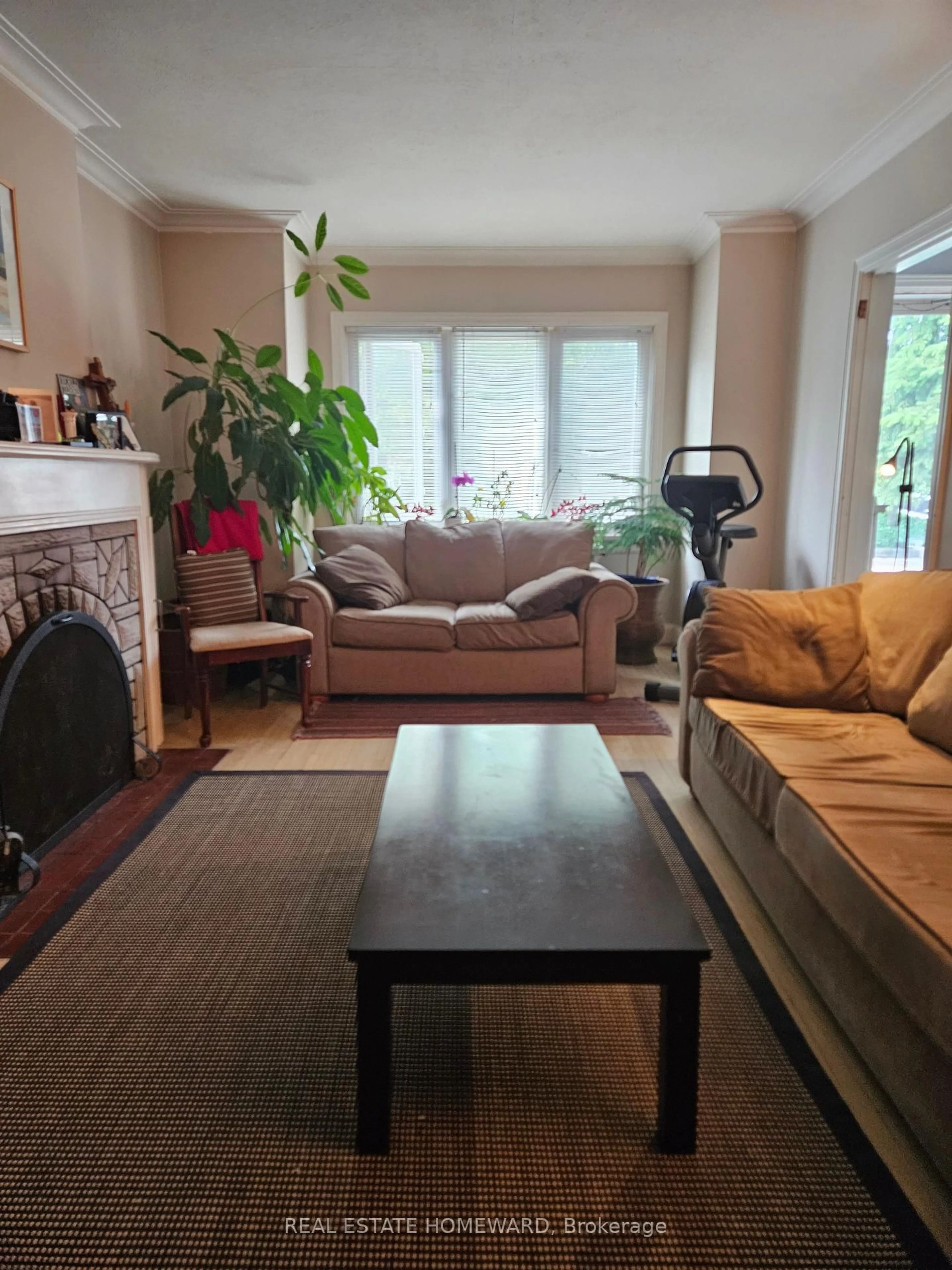 Living room with furniture, unknown for 28 Glen Echo Rd, Toronto Ontario M4N 2E1
