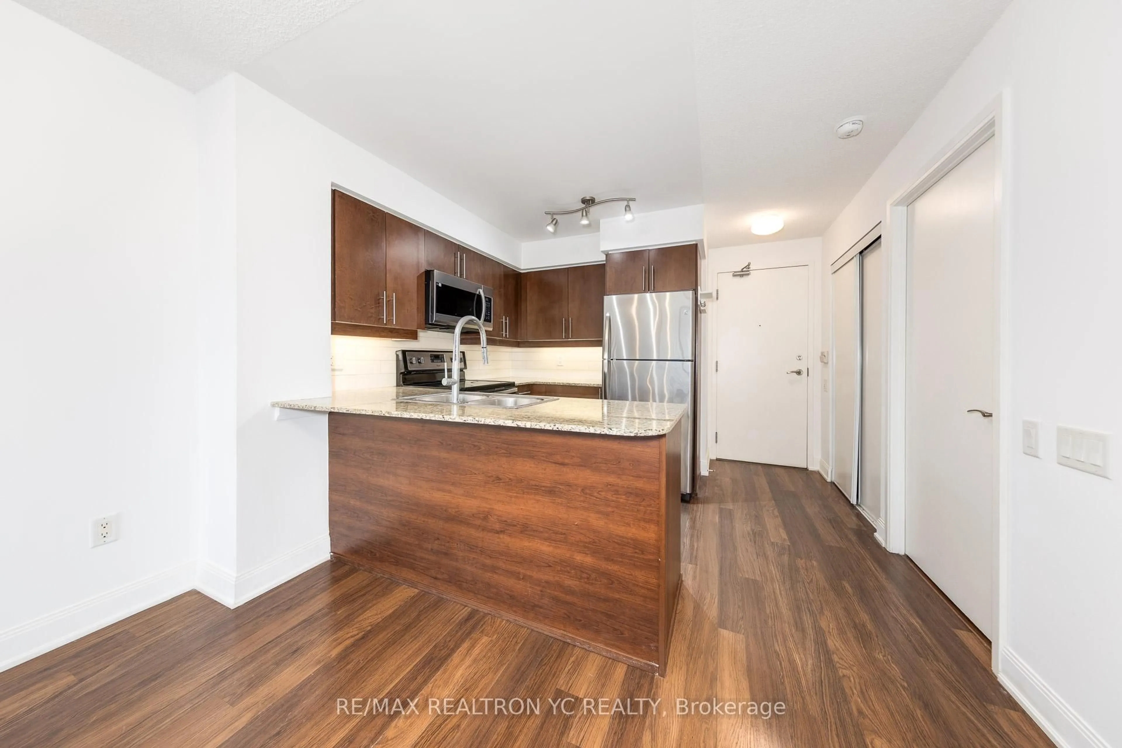 Unknown for 2191 Yonge St #1103, Toronto Ontario M4S 2H8