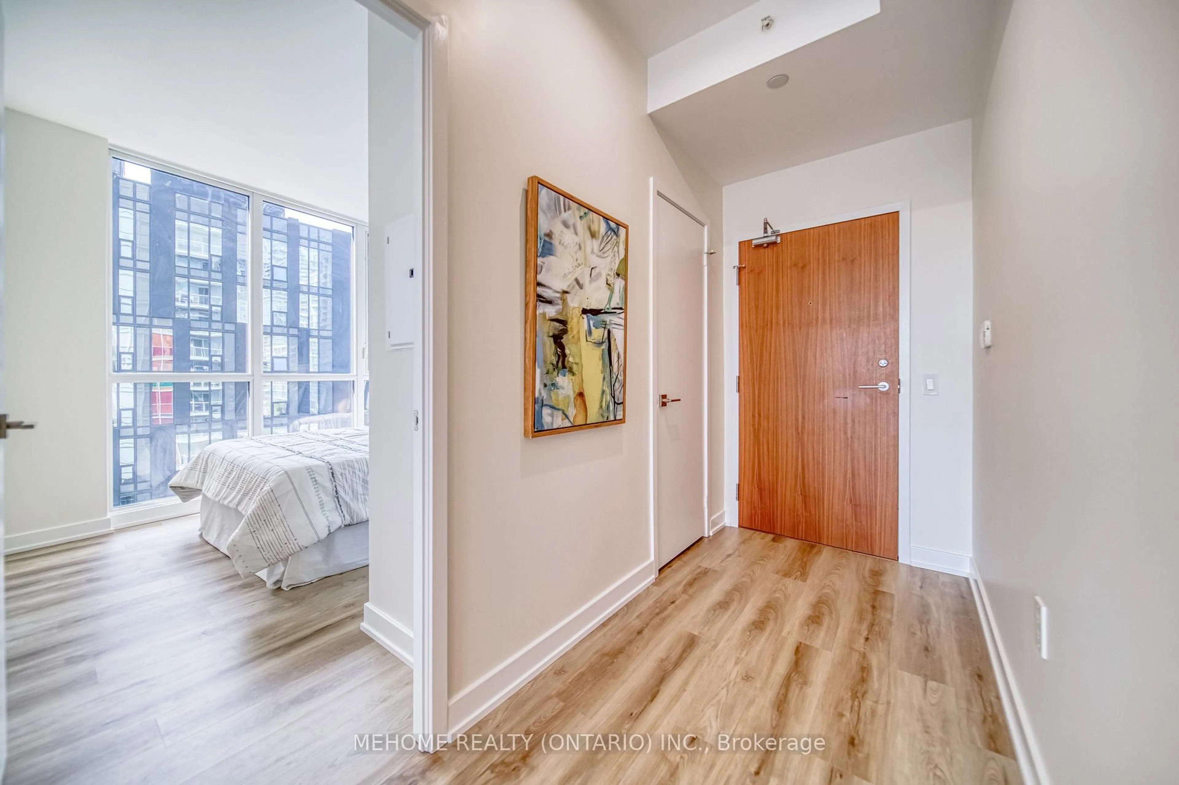 Indoor entryway for 85 Queens Wharf Rd #706, Toronto Ontario M5V 0J9