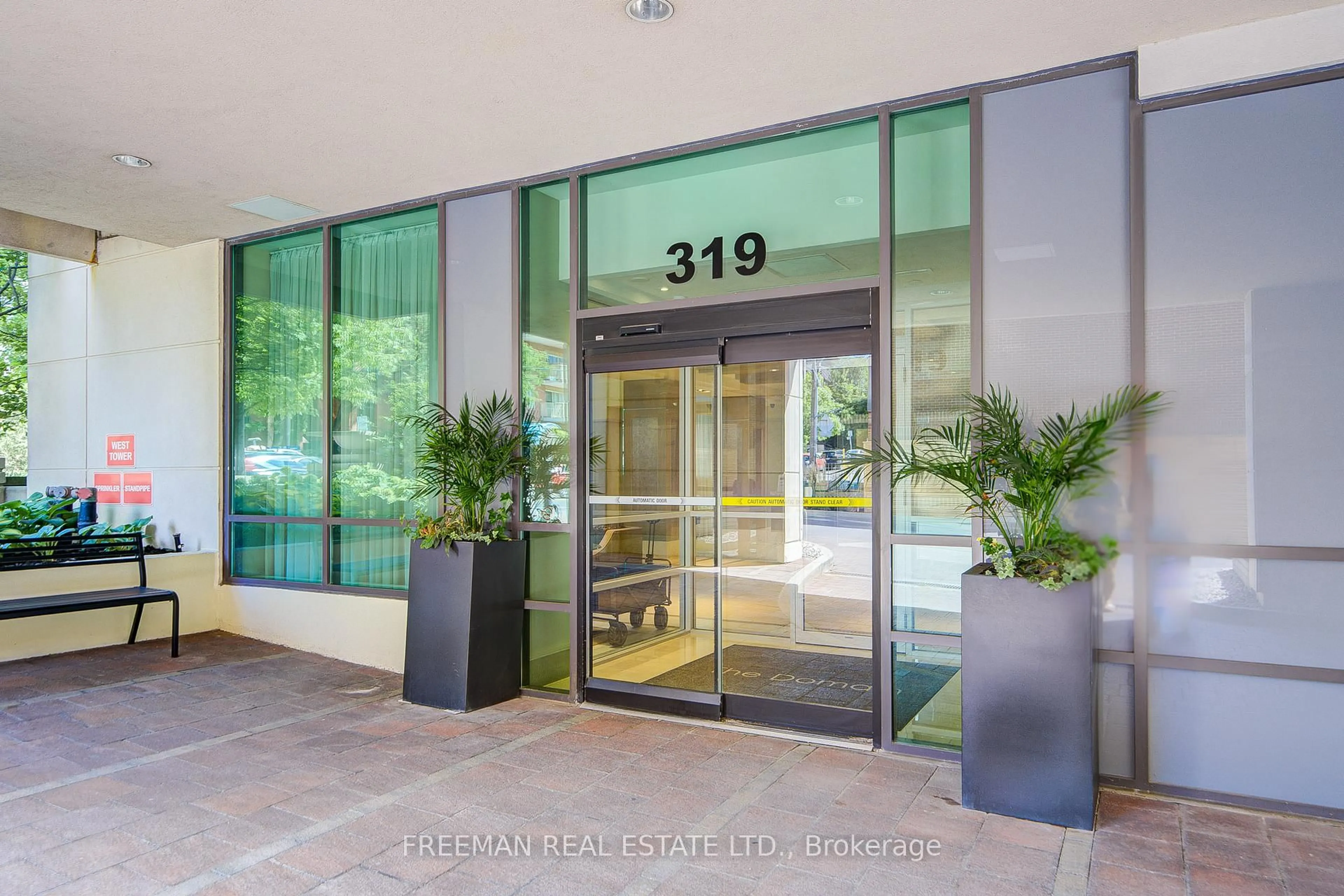 Indoor foyer for 319 Merton St #201, Toronto Ontario M4S 1A5