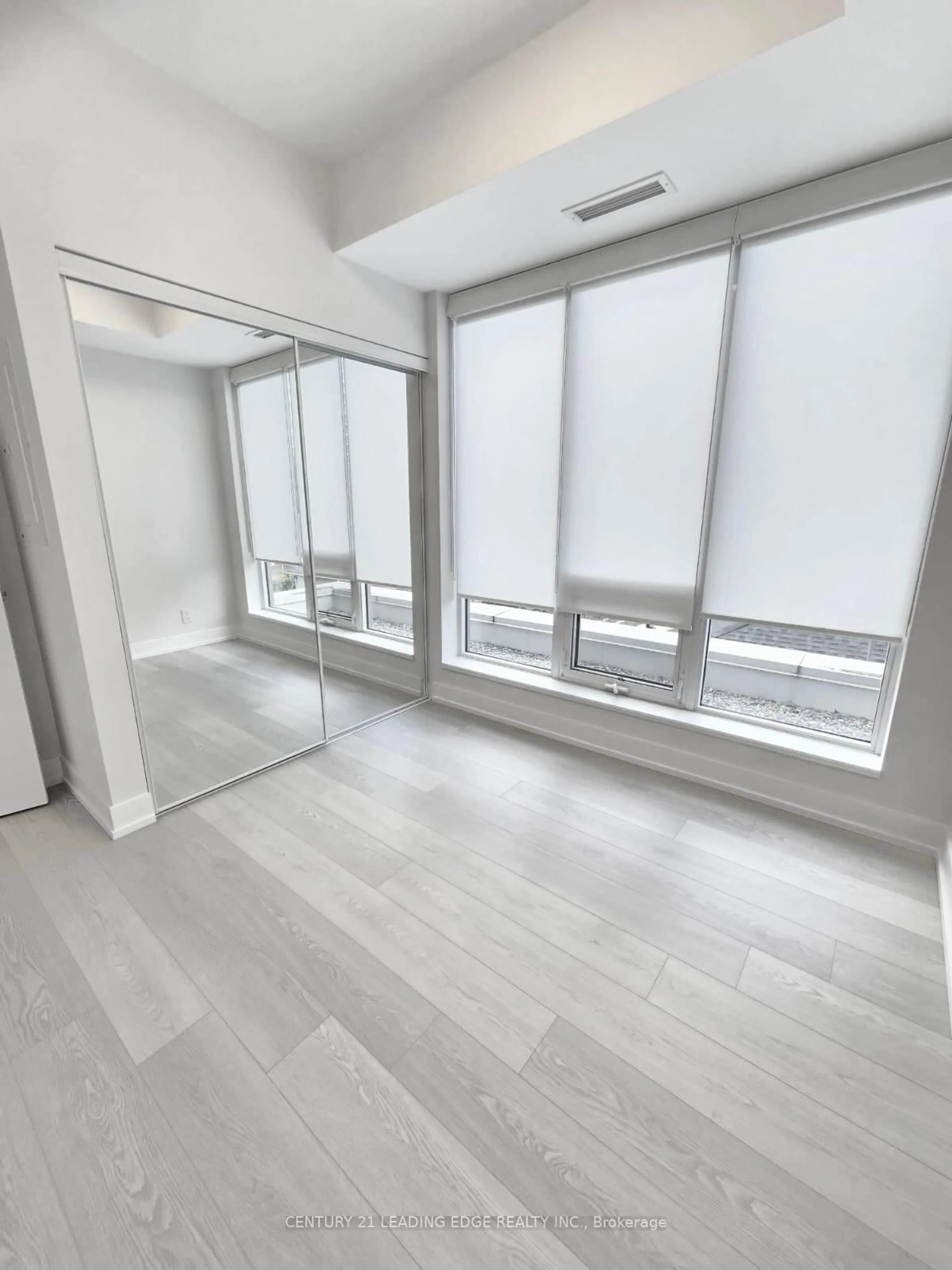 A pic of a room for 28 AVONDALE Ave #209, Toronto Ontario M2N 0K2