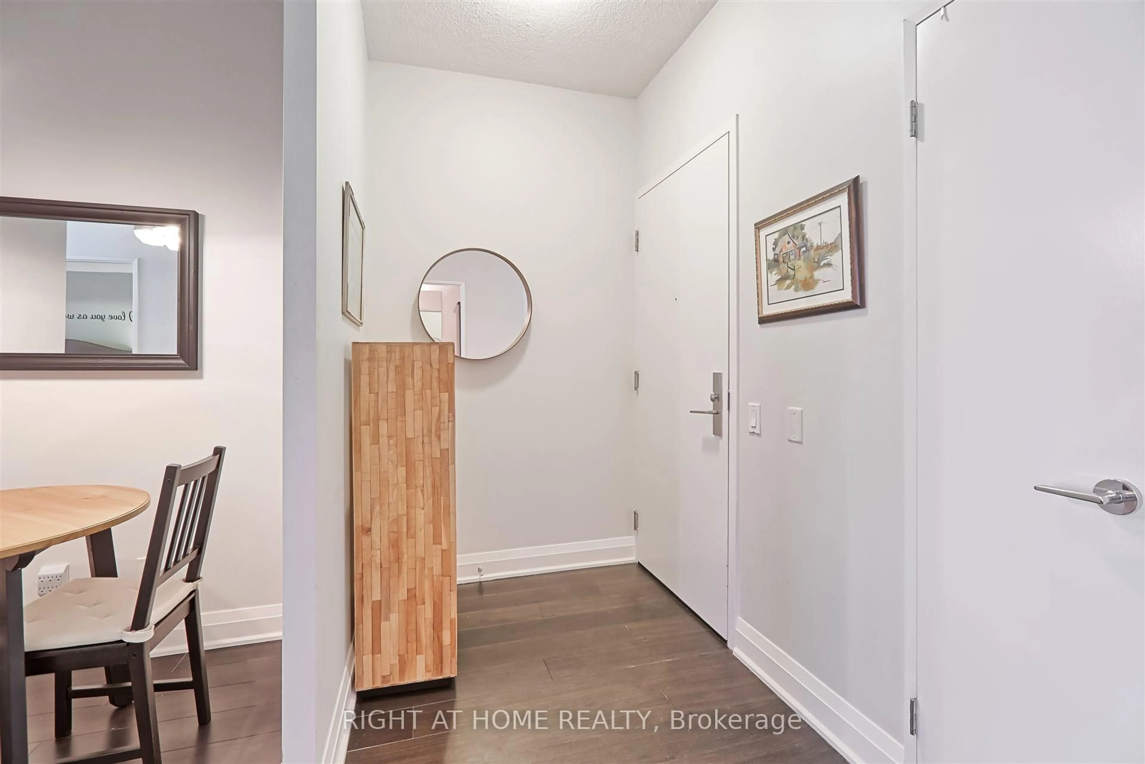 Indoor entryway for 83 Redpath Ave #908, Toronto Ontario M4S 0A2