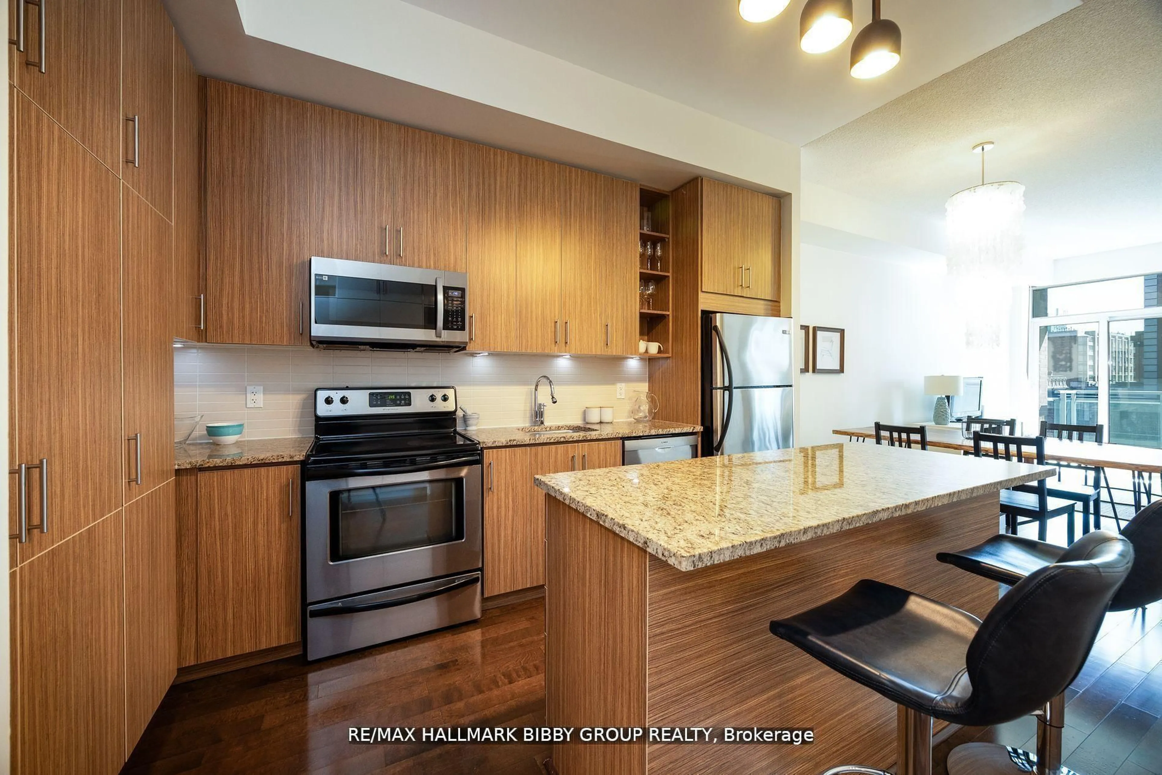 Standard kitchen, unknown for 112 George St #S420, Toronto Ontario M5A 2M5