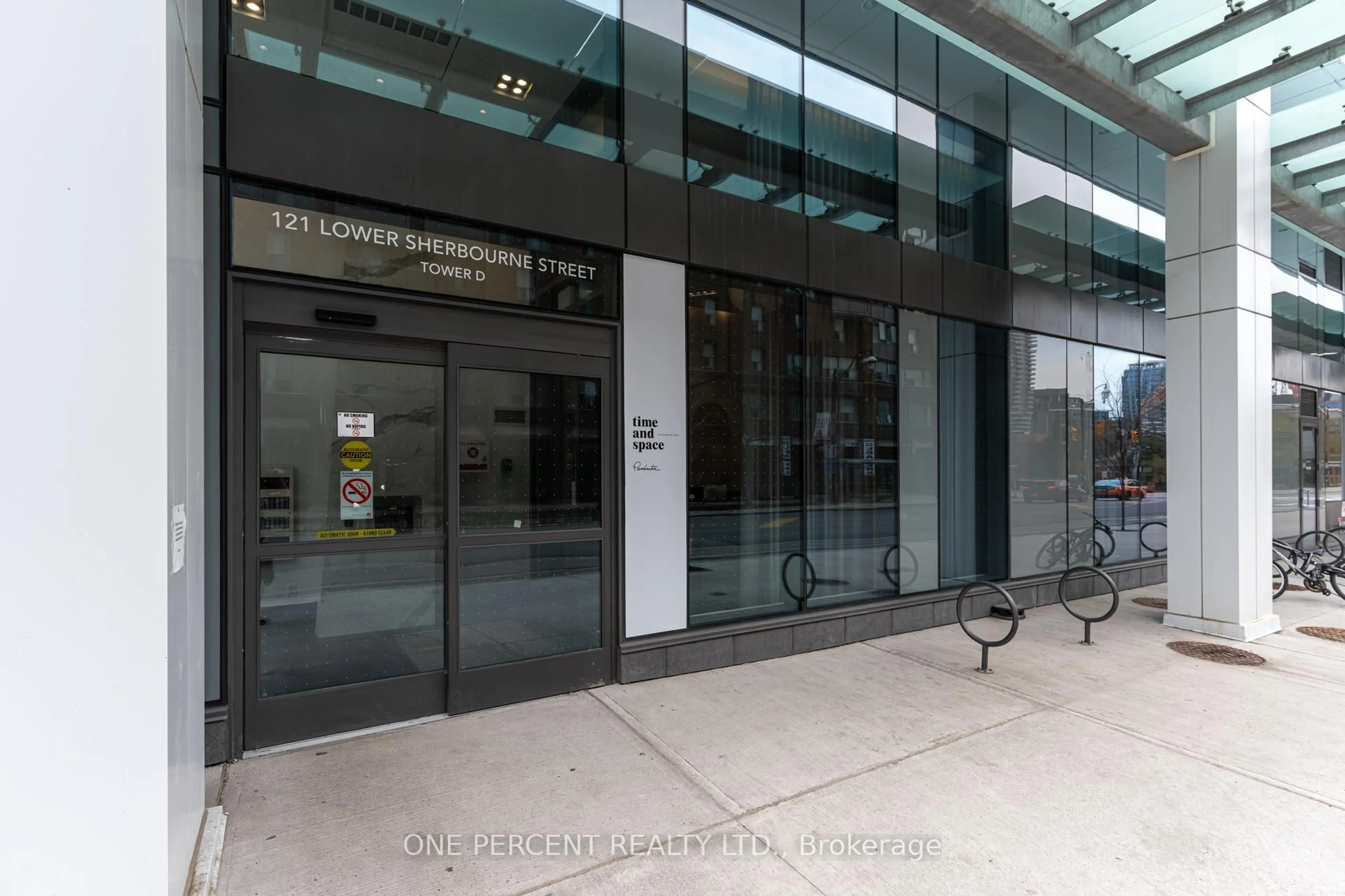 Indoor foyer for 121 Lower Sherbourne St #843D, Toronto Ontario M5A 0W8