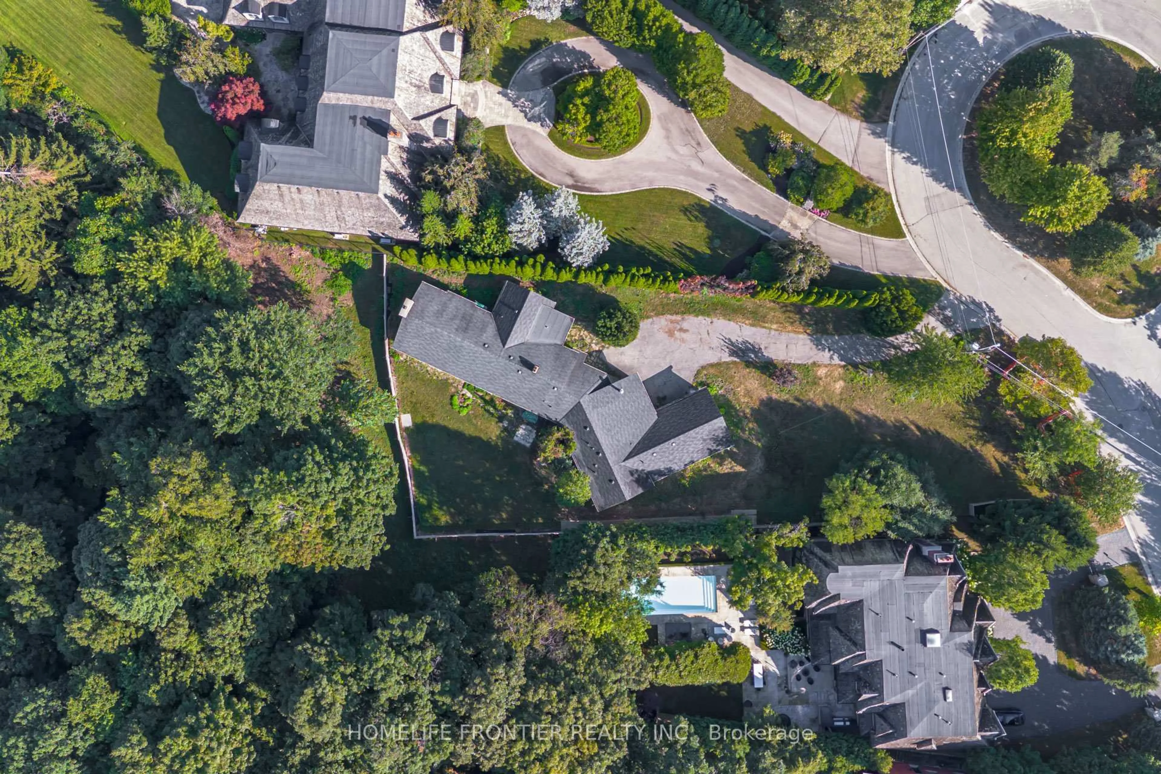 A pic from outside/outdoor area/front of a property/back of a property/a pic from drone, street for 78 Arjay Cres, Toronto Ontario M2L 1C7