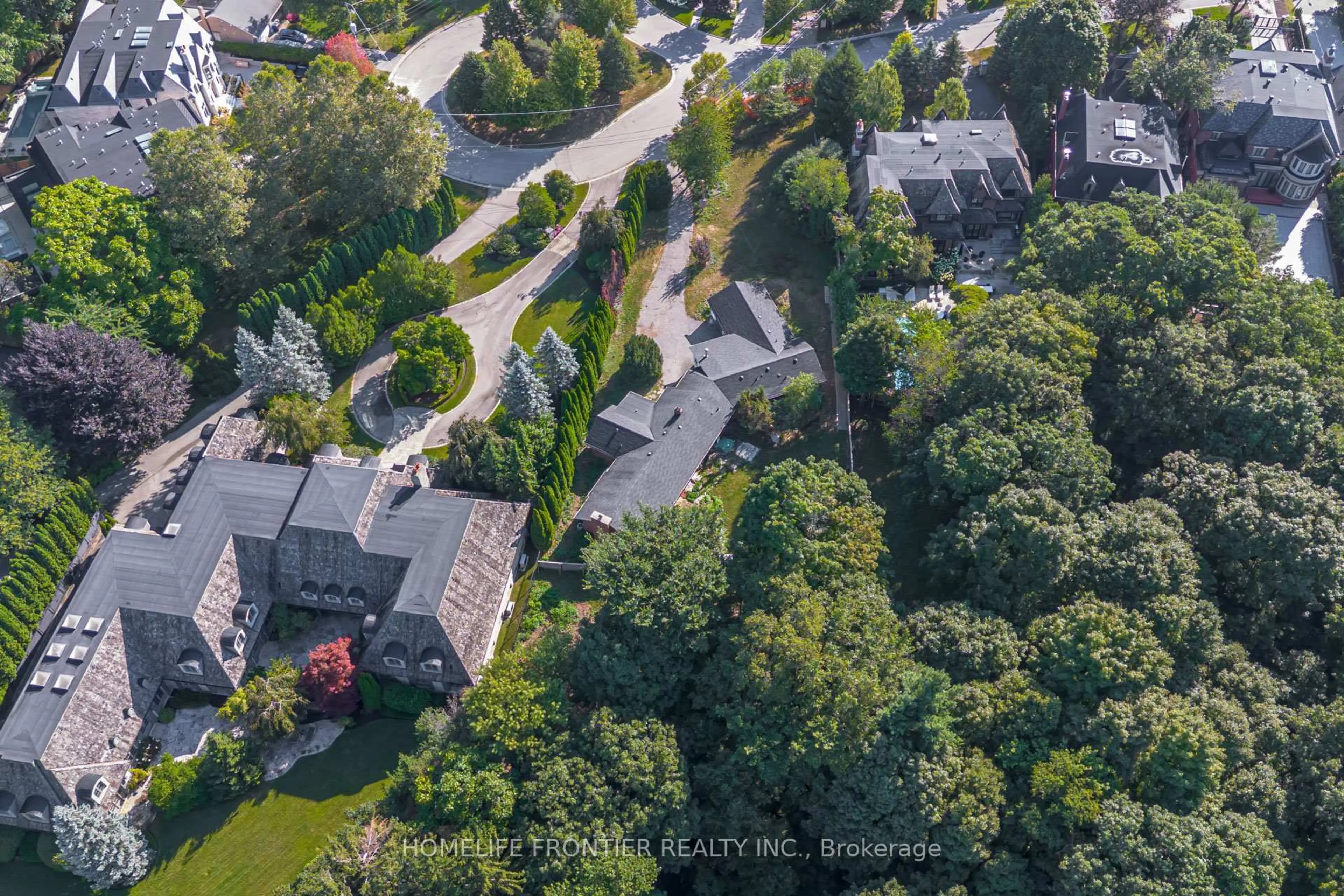 A pic from outside/outdoor area/front of a property/back of a property/a pic from drone, street for 78 Arjay Cres, Toronto Ontario M2L 1C7