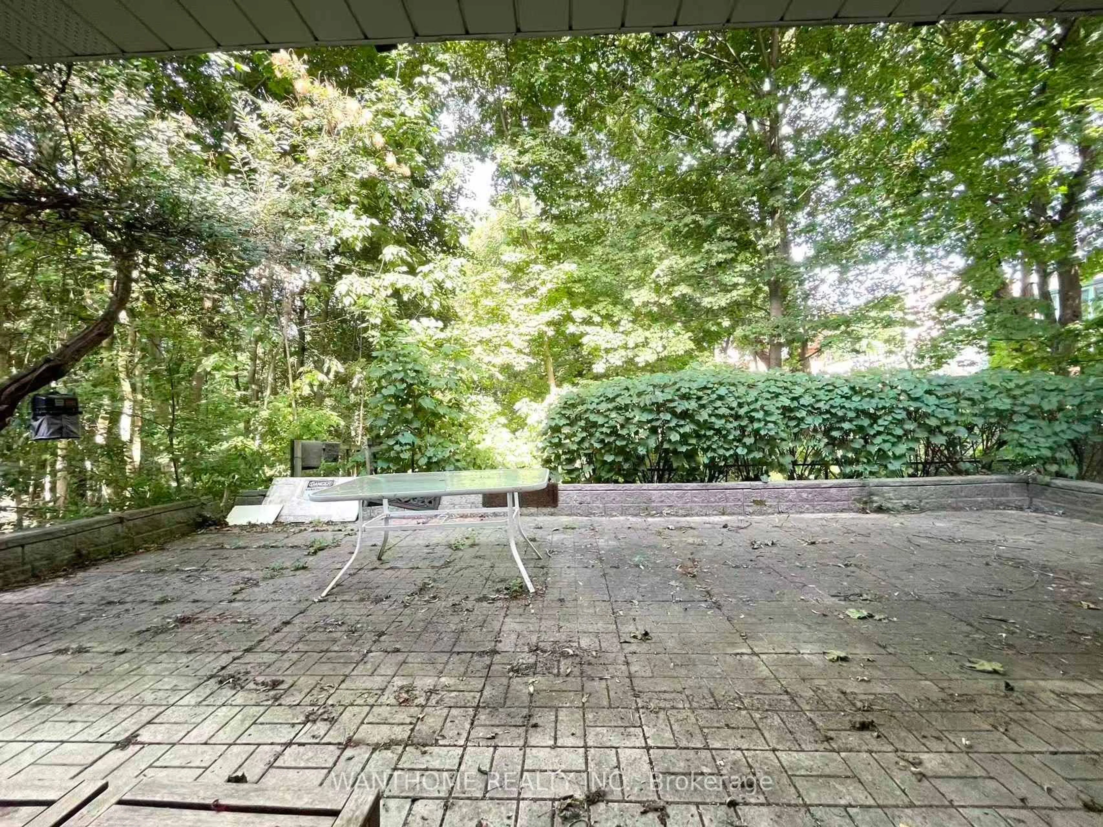 Patio, forest/trees view for 185 Burbank Dr, Toronto Ontario M2K 1P5