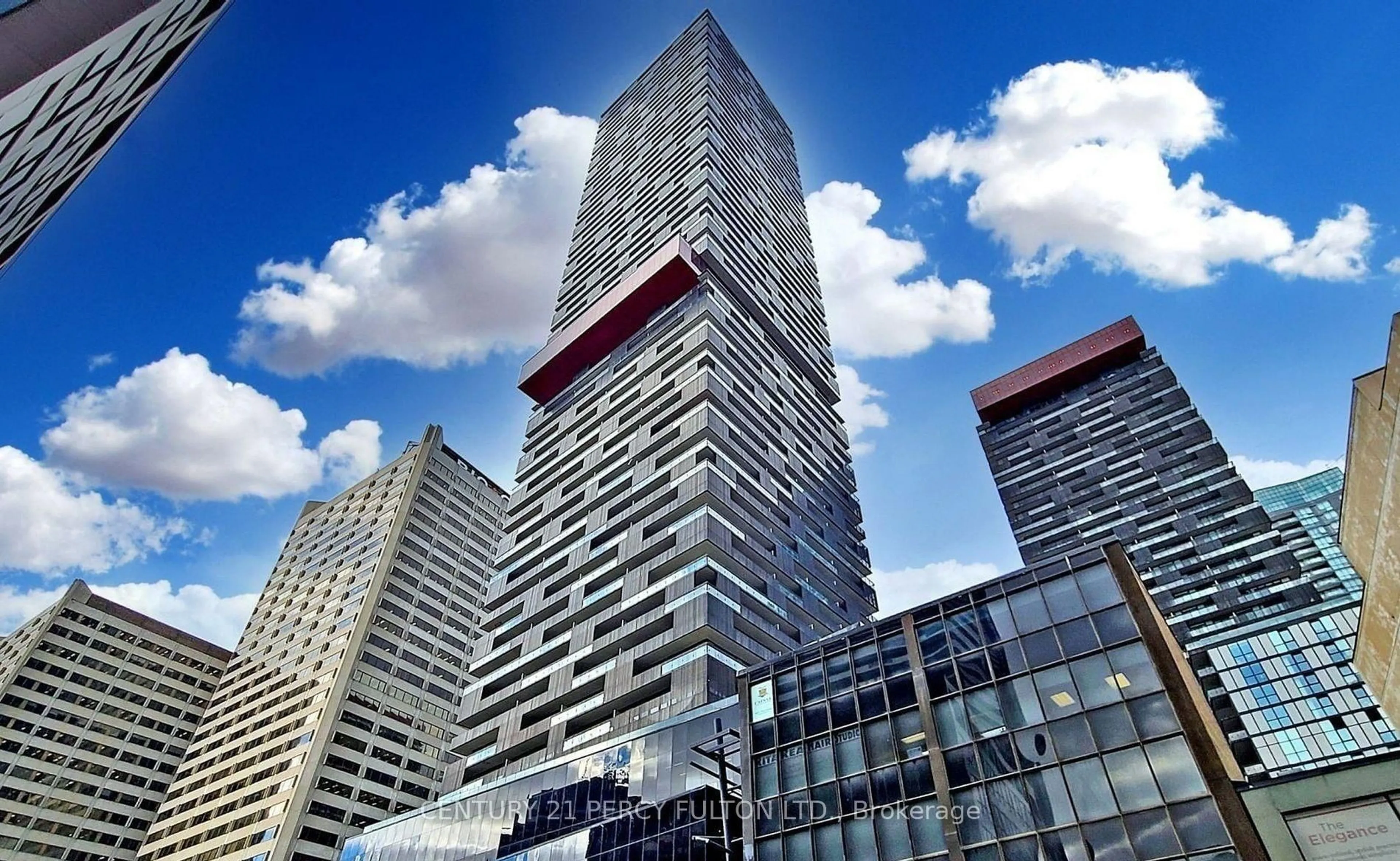 Indoor foyer for 8 Eglinton Ave #1808, Toronto Ontario M4P 1A6