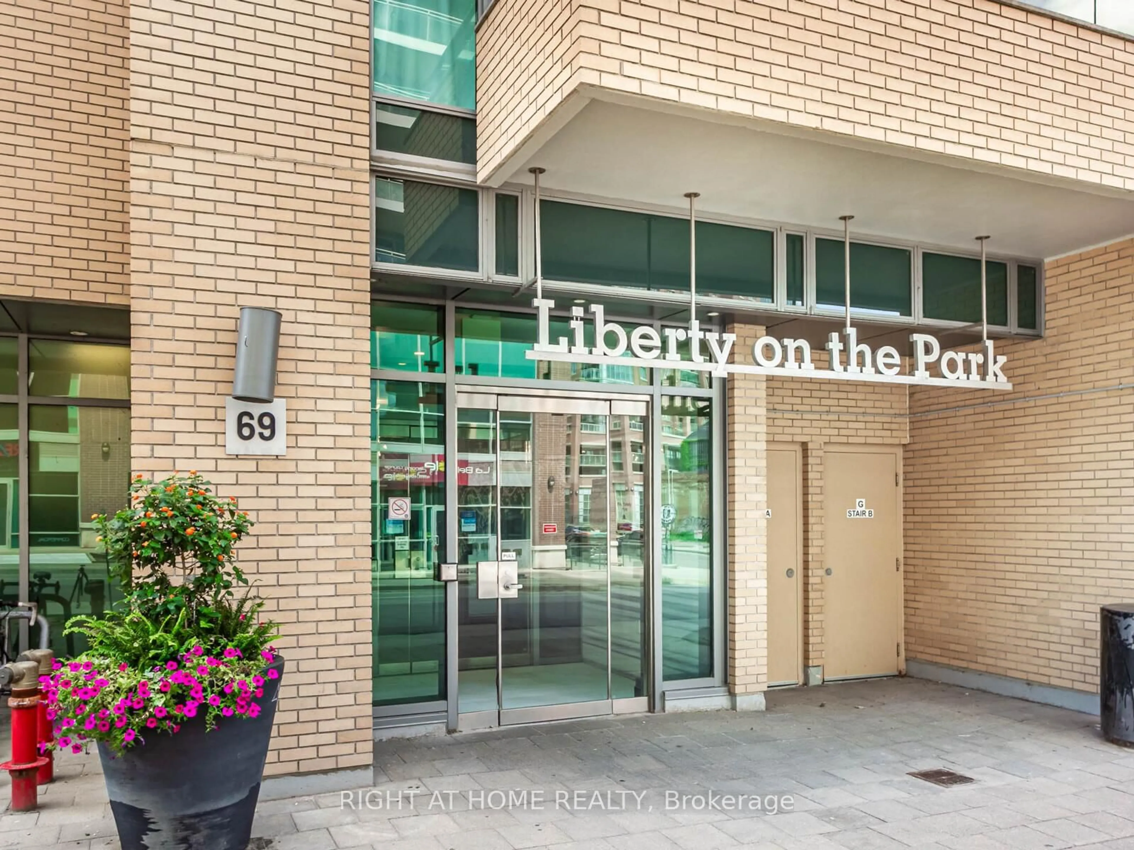 Indoor foyer for 69 Lynn Williams St #1507, Toronto Ontario M6K 3R7