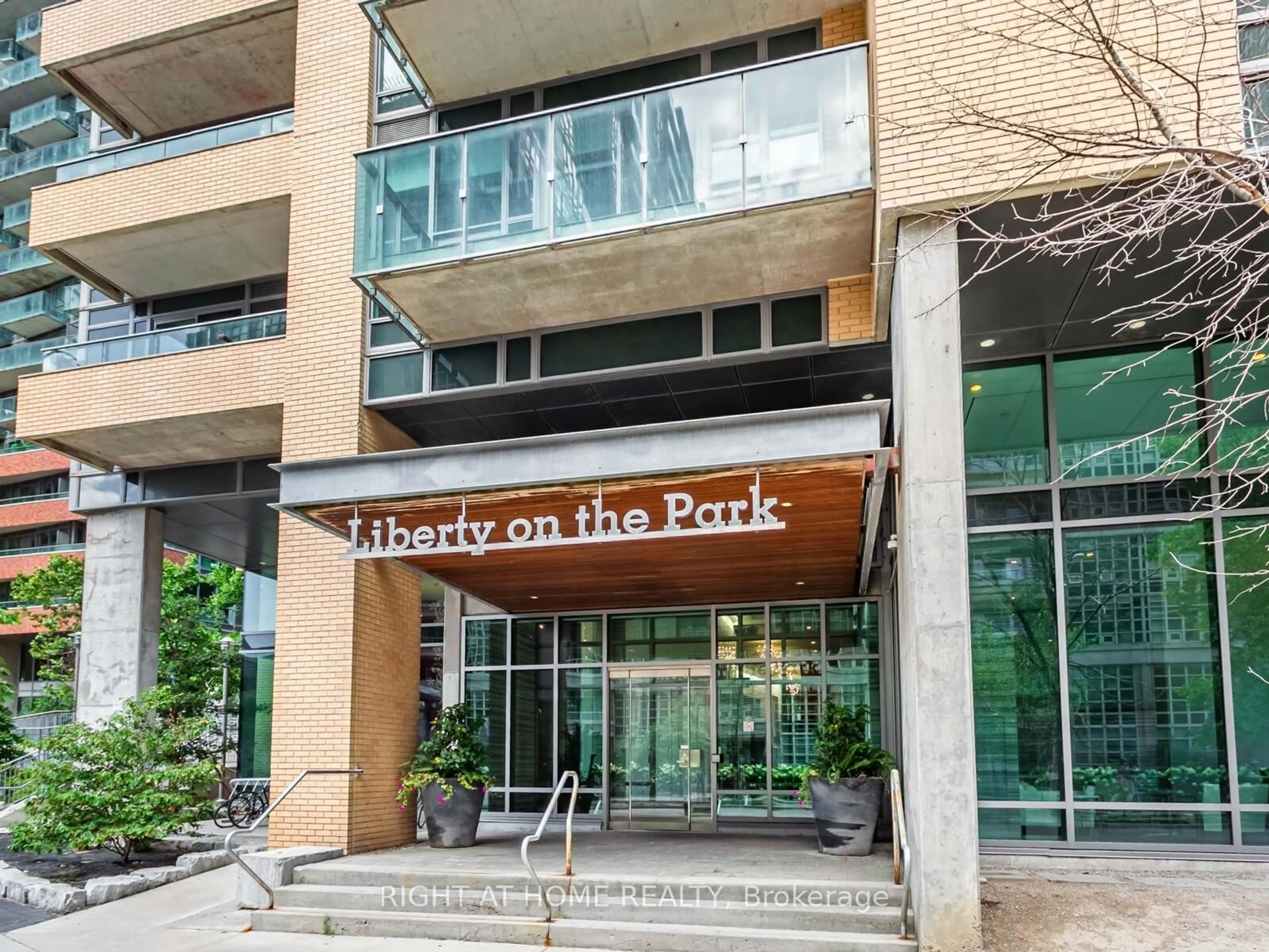 Indoor foyer for 69 Lynn Williams St #1507, Toronto Ontario M6K 3R7