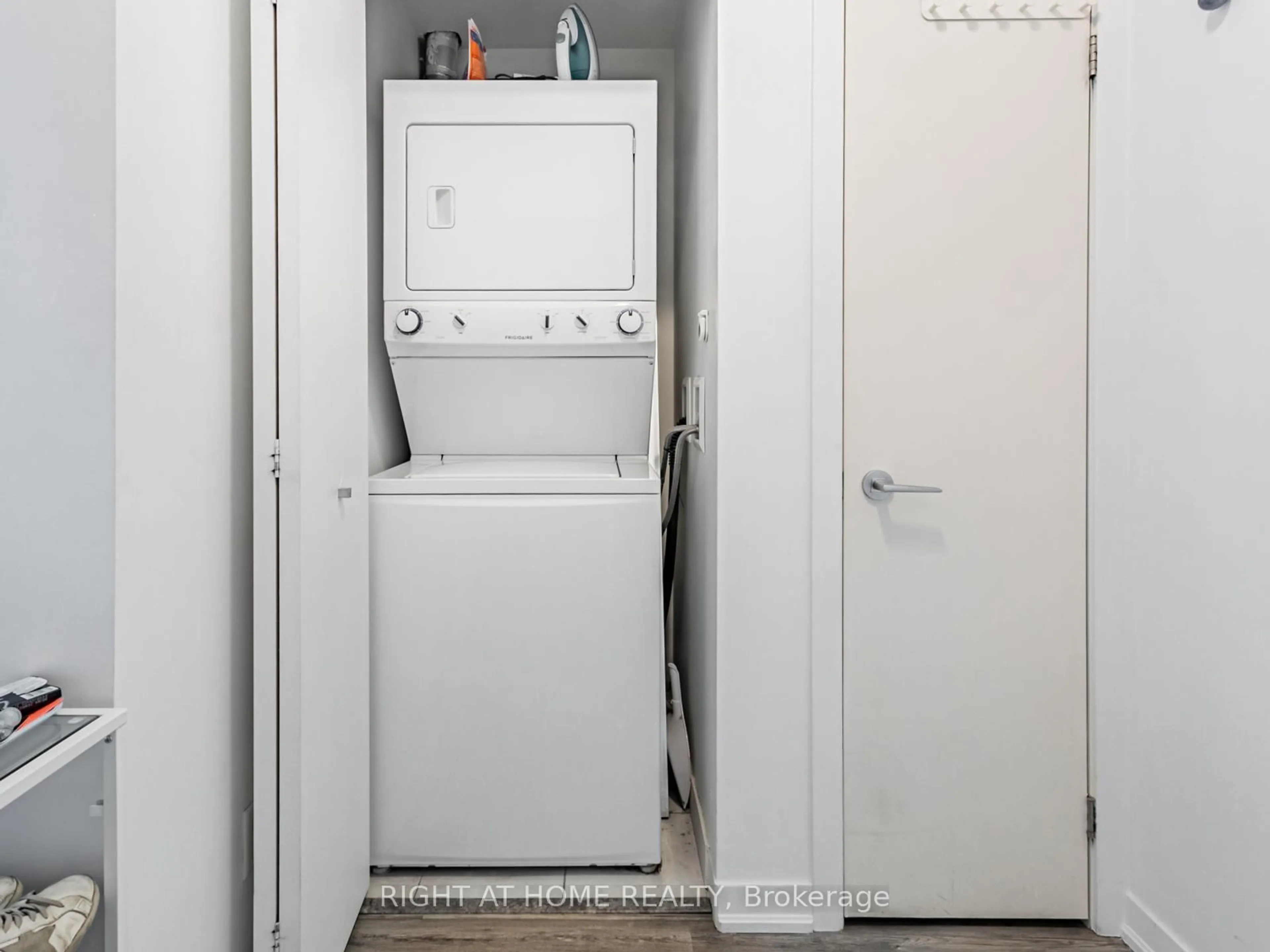 Laundry room for 69 Lynn Williams St #1507, Toronto Ontario M6K 3R7