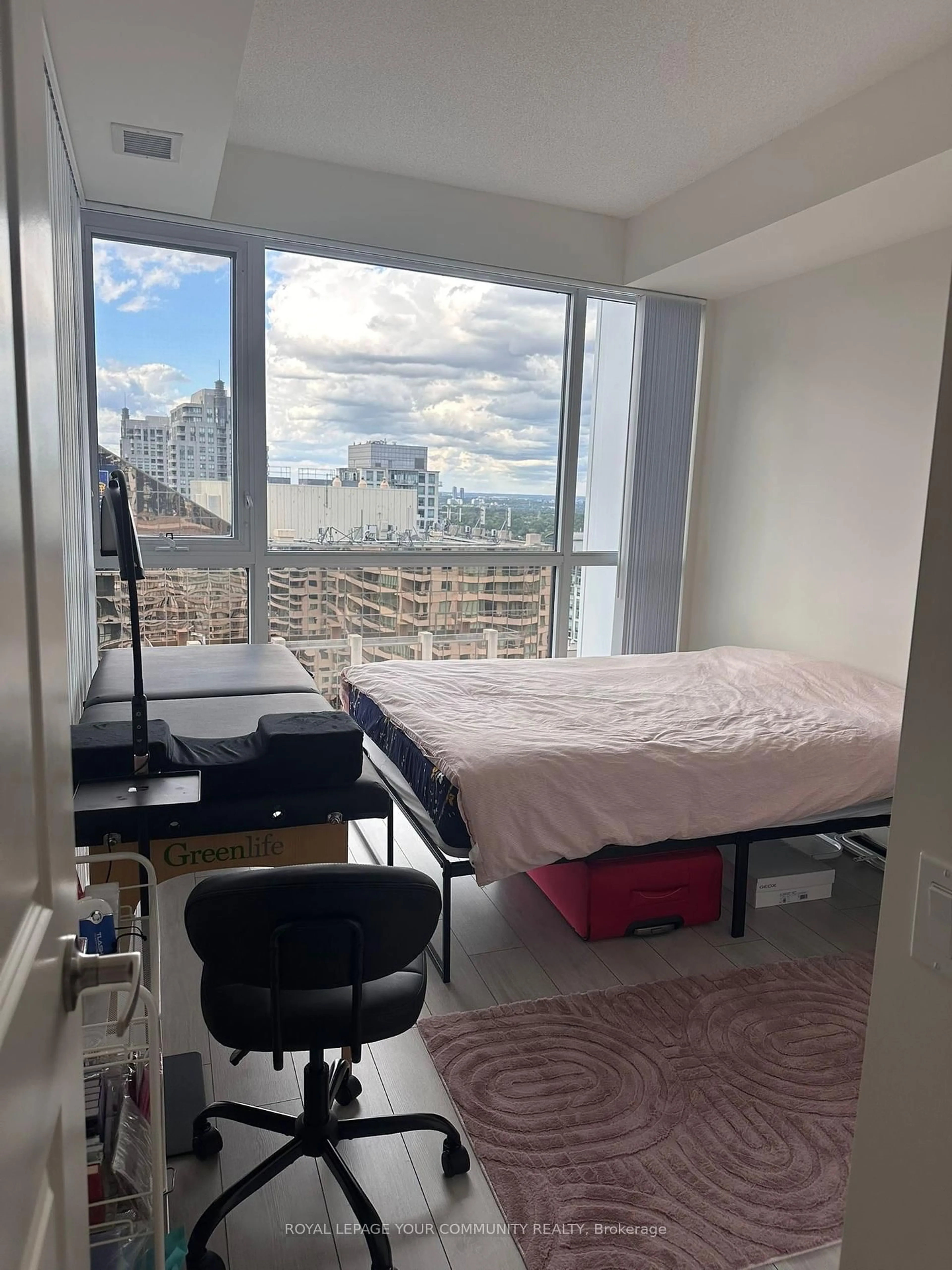 A pic of a room for 4955 Yonge St #2818, Toronto Ontario M2N 5N6