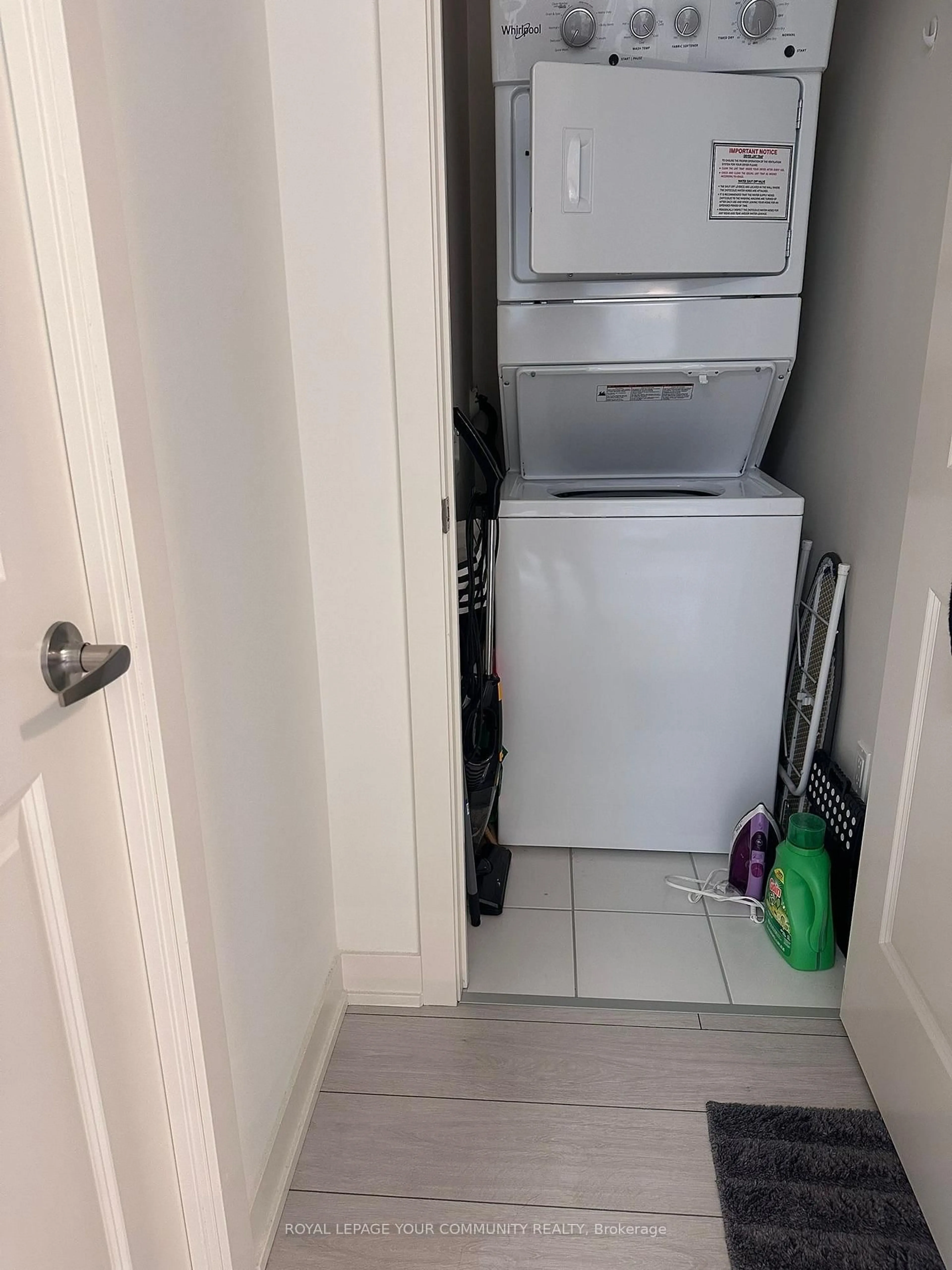Laundry room for 4955 Yonge St #2818, Toronto Ontario M2N 5N6