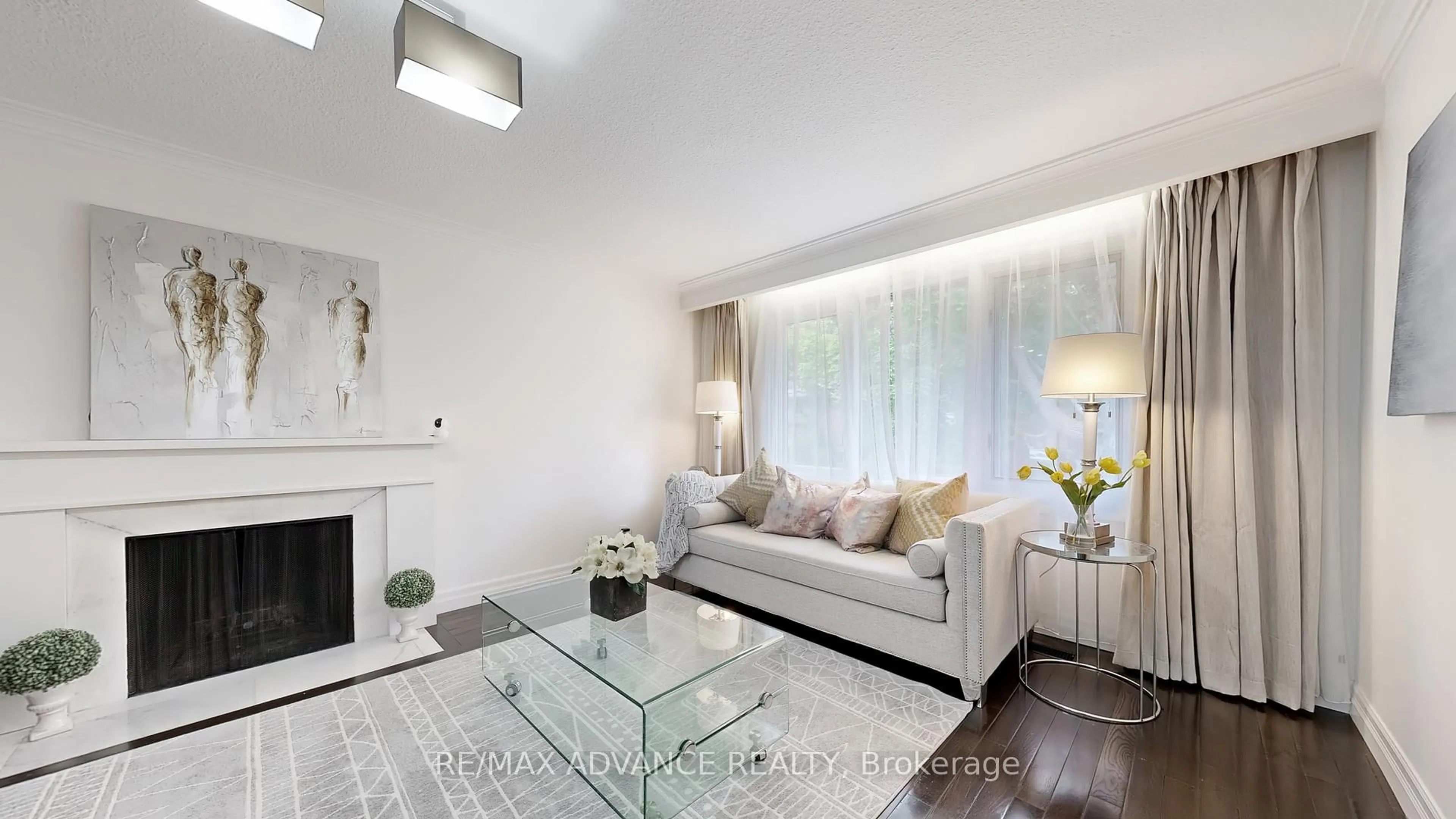 Living room with furniture, unknown for 9 Carluke Cres, Toronto Ontario M2L 2H7