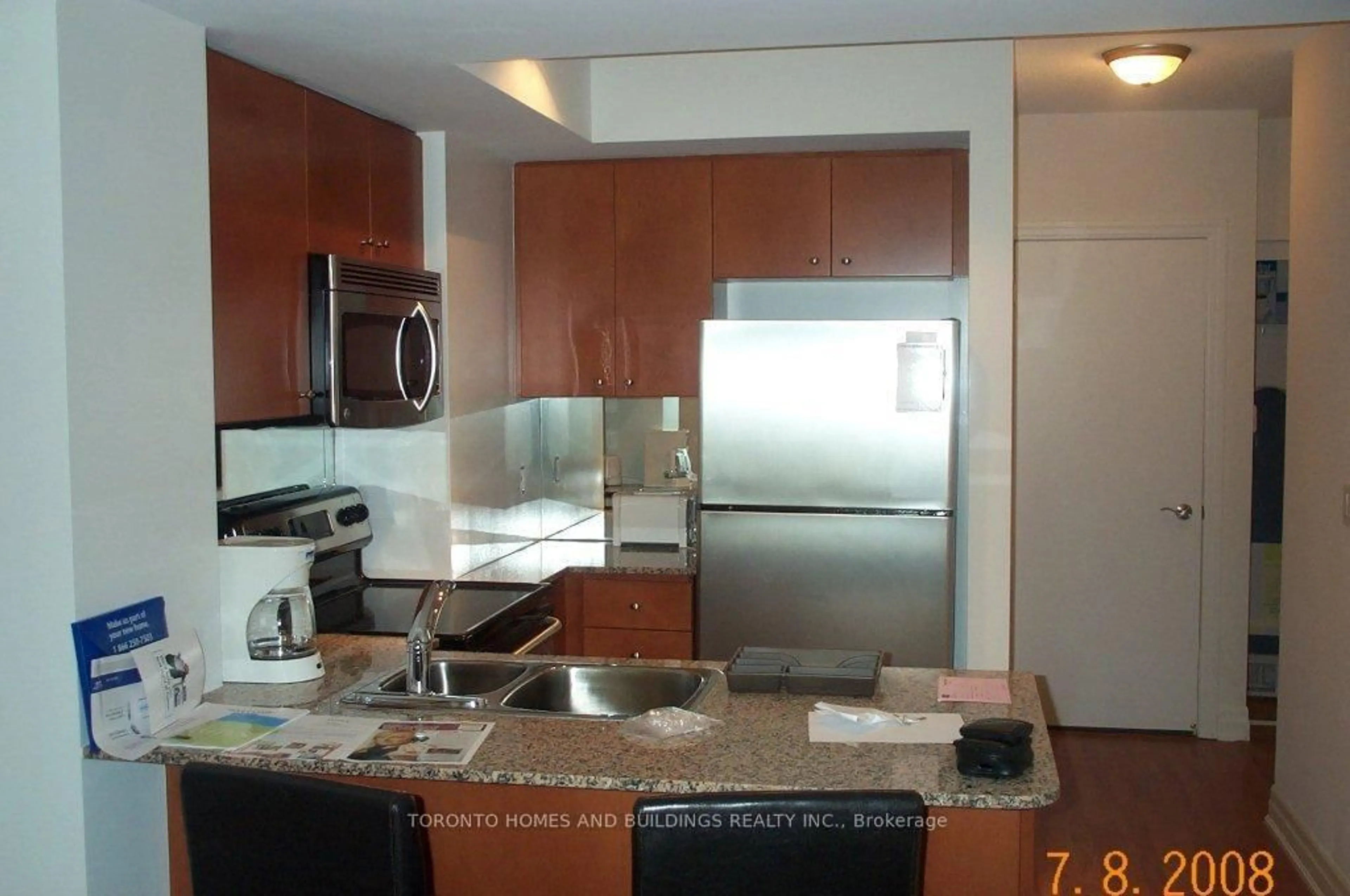 Standard kitchen, unknown for 8 Scollard St #1007, Toronto Ontario M5R 1M2