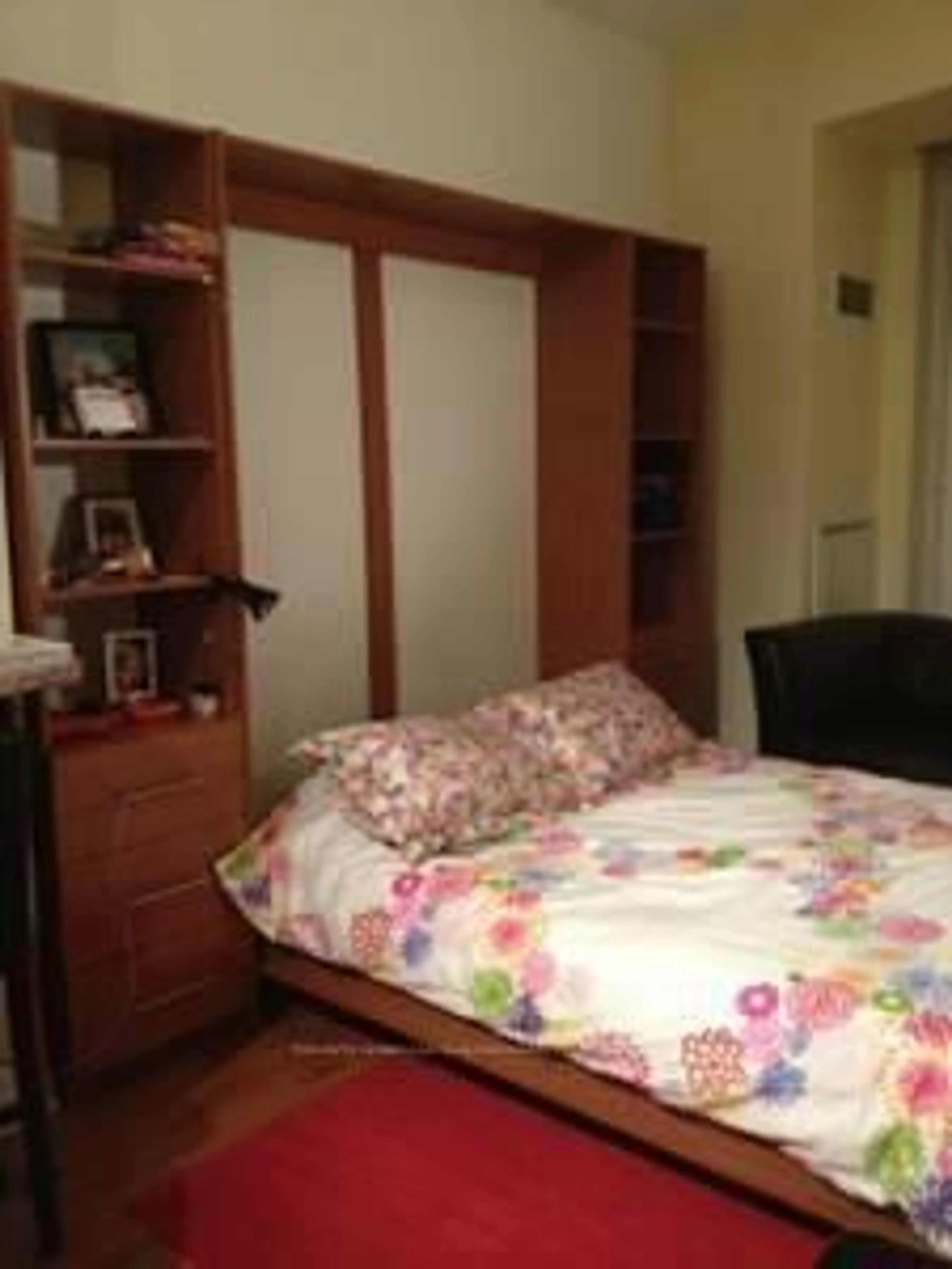 A pic of a room for 8 Scollard St #1007, Toronto Ontario M5R 1M2