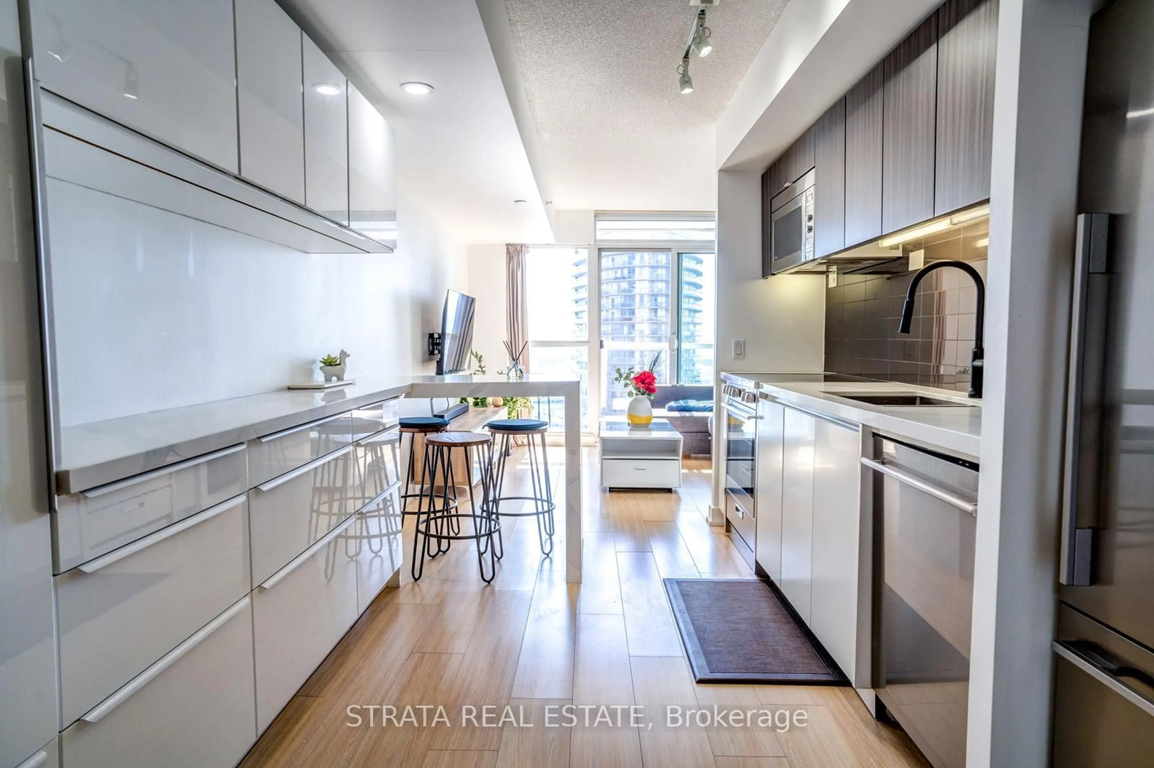 Unknown for 85 Queens Wharf Rd #2302, Toronto Ontario M5V 0J9