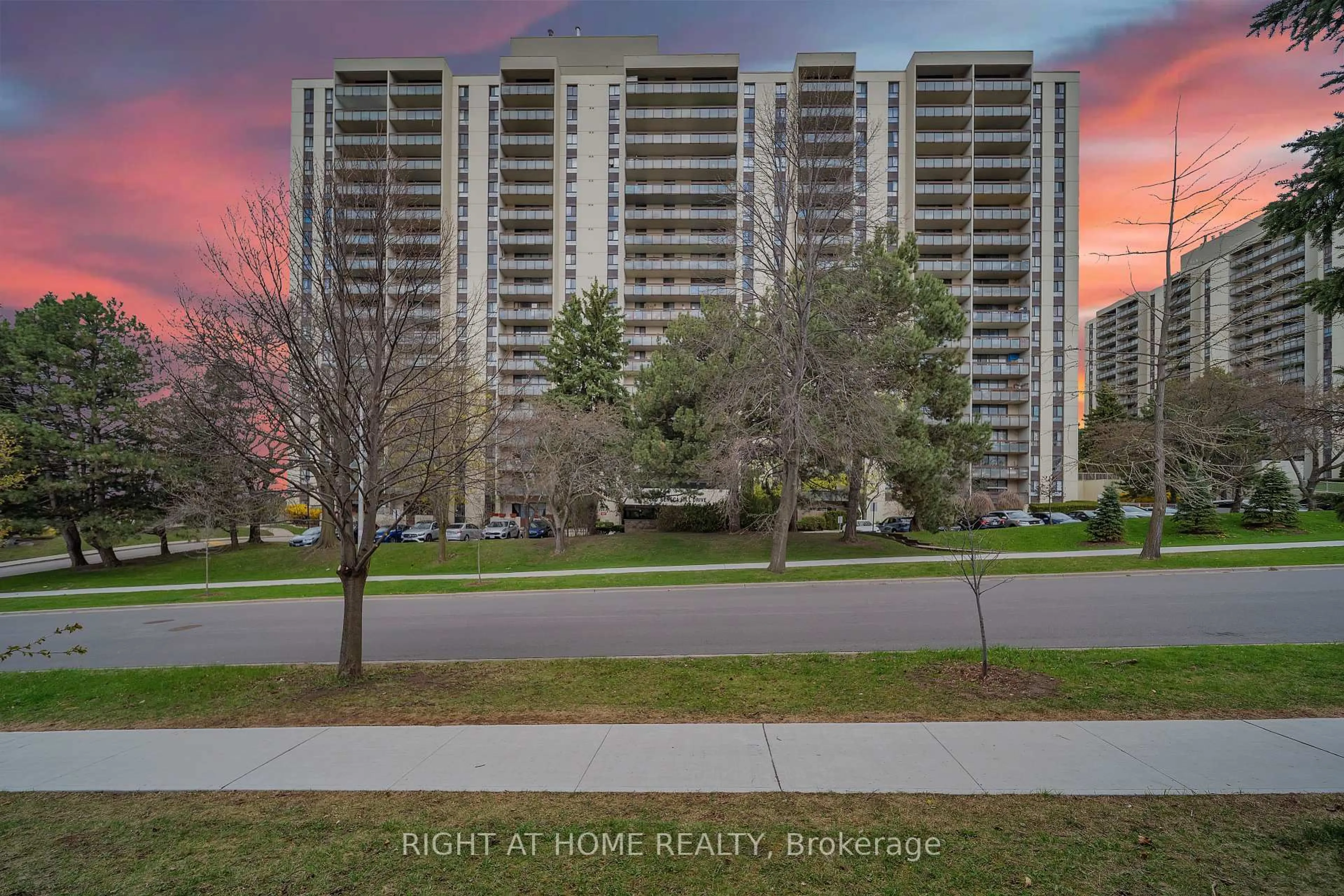 A pic from outside/outdoor area/front of a property/back of a property/a pic from drone, city buildings view from balcony for 260 Seneca Hill Dr #1415, Toronto Ontario M2J 4S6