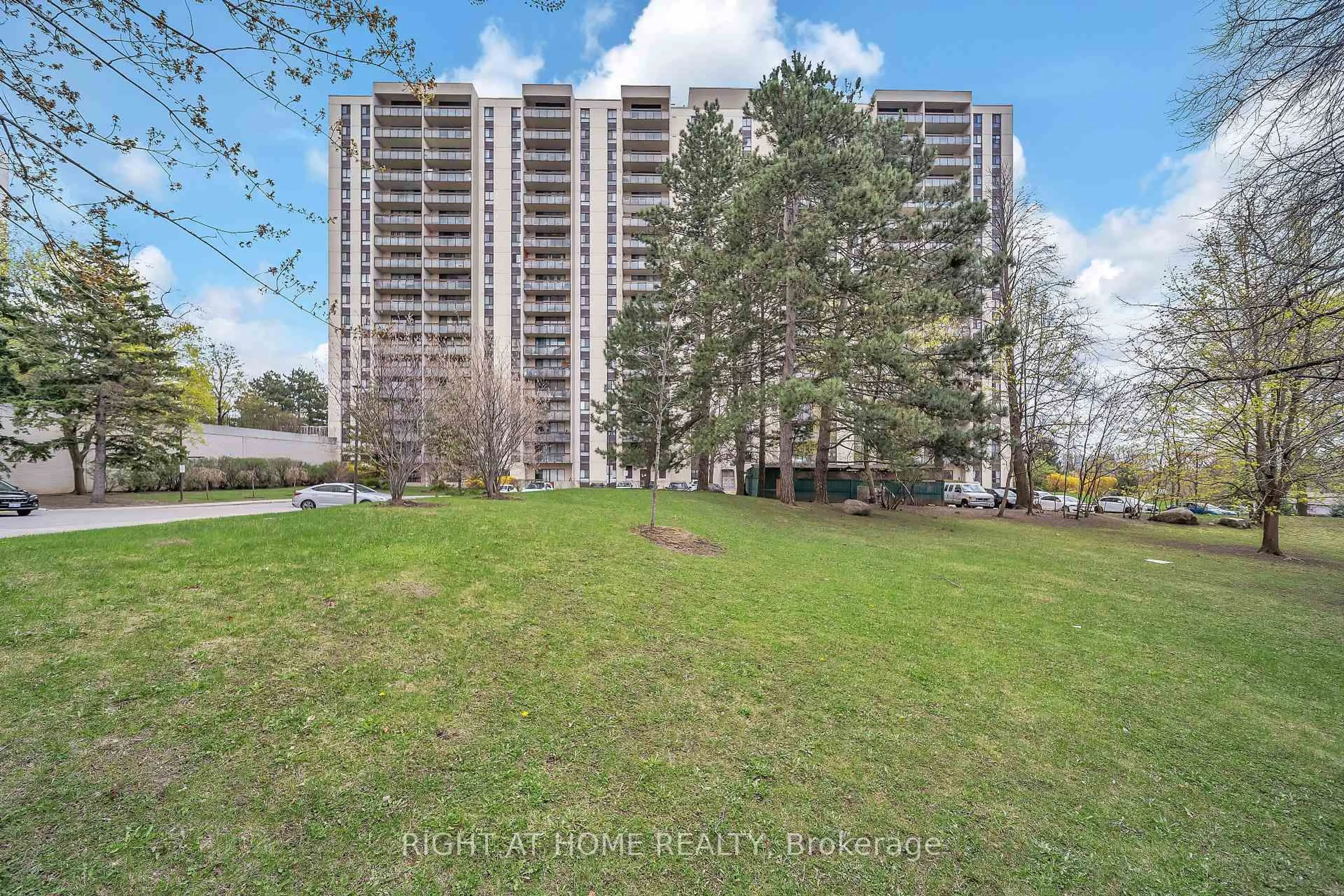 A pic from outside/outdoor area/front of a property/back of a property/a pic from drone, unknown for 260 Seneca Hill Dr #1415, Toronto Ontario M2J 4S6