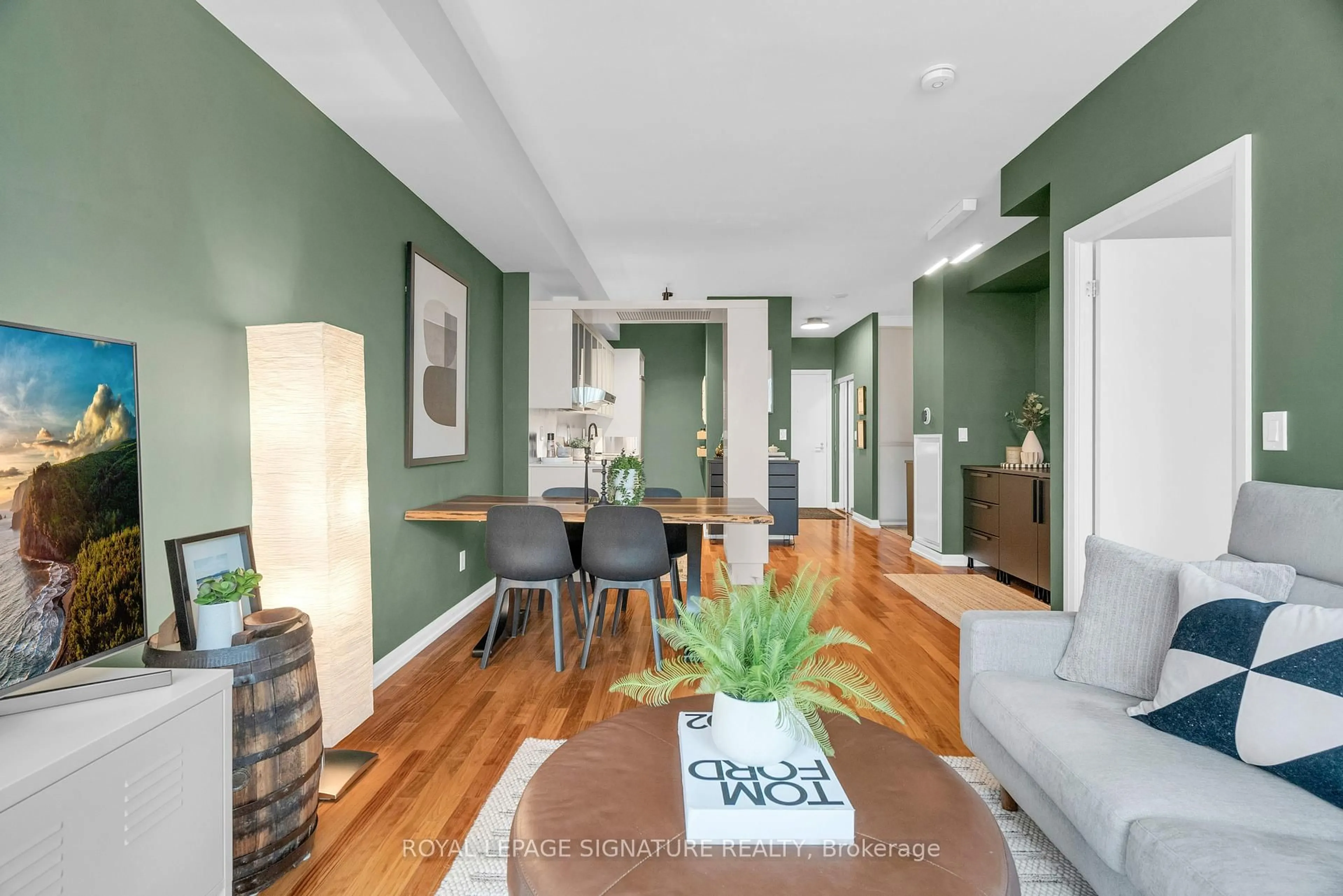 Dining room, unknown for 111 Elizabeth St #1208, Toronto Ontario M5G 1P7