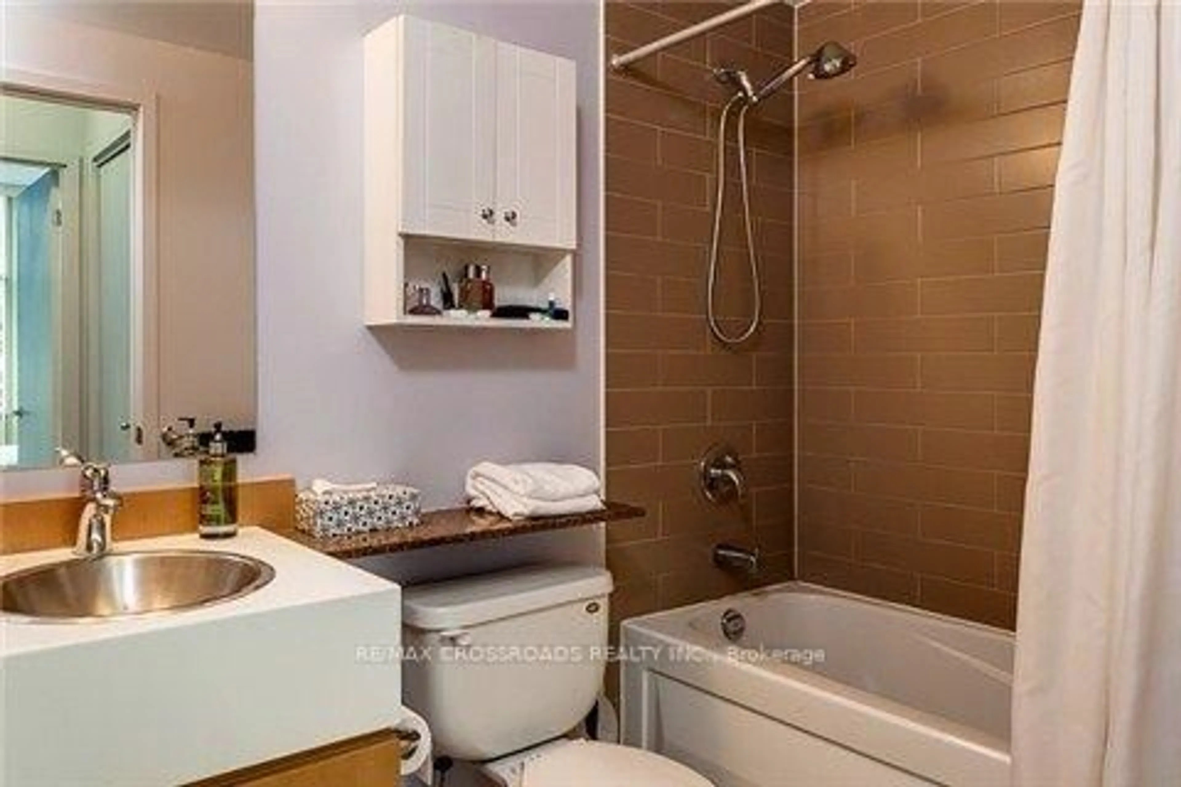 Standard bathroom, ceramic/tile floor for 10 Navy Wharf Crt #901, Toronto Ontario M5V 3V2