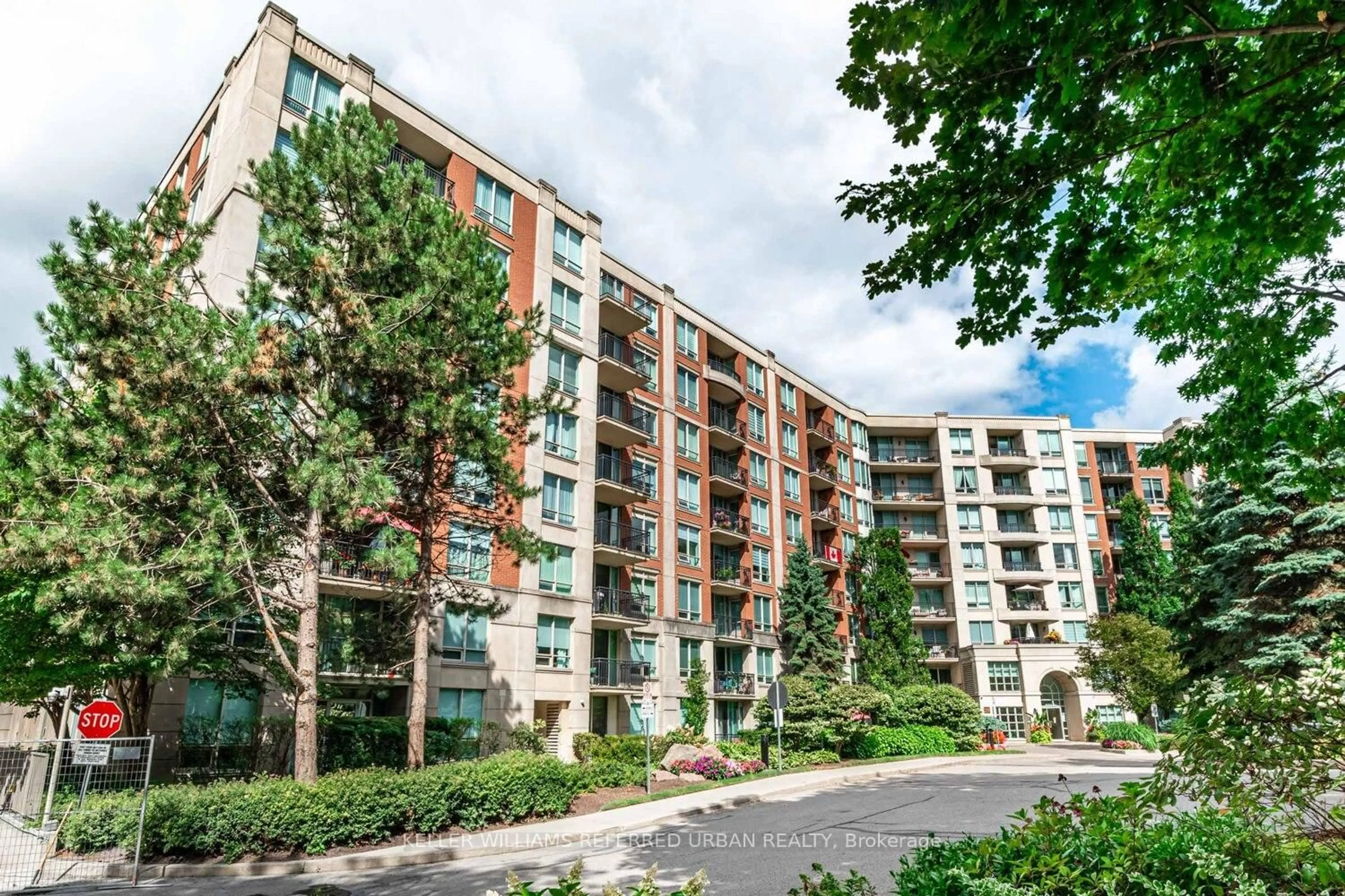 A pic from outside/outdoor area/front of a property/back of a property/a pic from drone, unknown for 28 William Carson Cres #721, Toronto Ontario M2P 2H1
