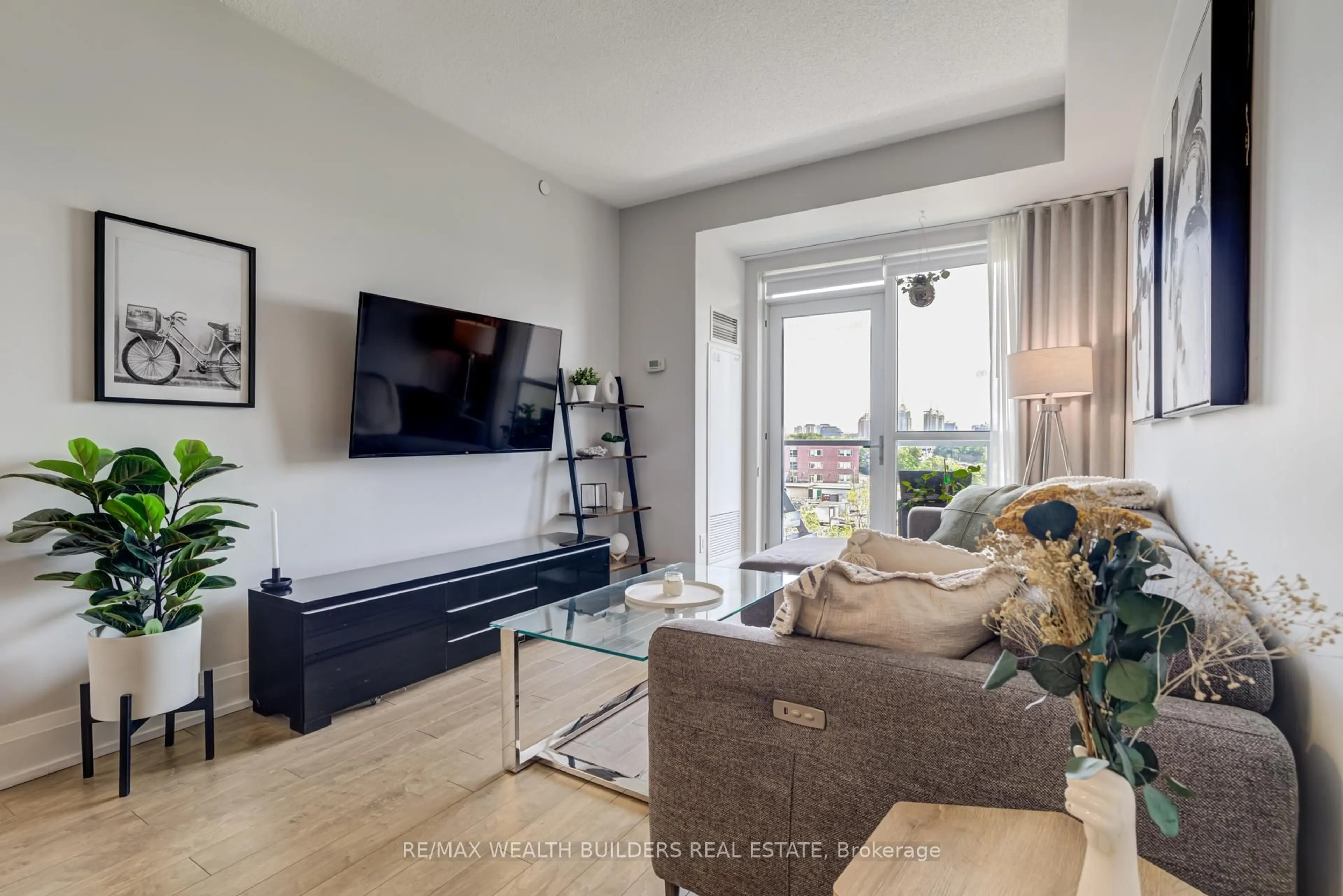 Living room with furniture, unknown for 120 Harrison Garden Blvd #418, Toronto Ontario M2N 0H1