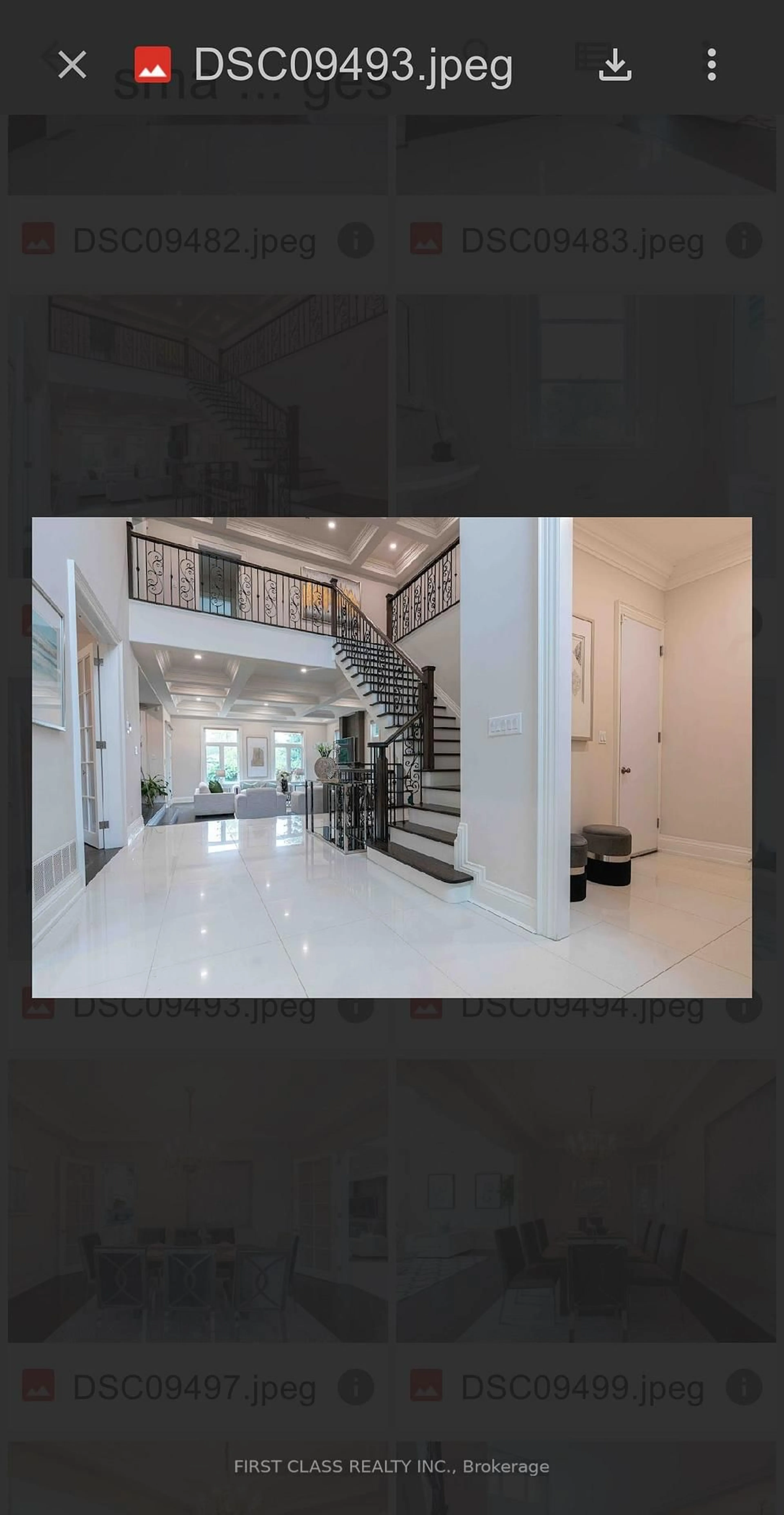 Indoor foyer for 25 Dresden Rd, Toronto Ontario M3H 1W8